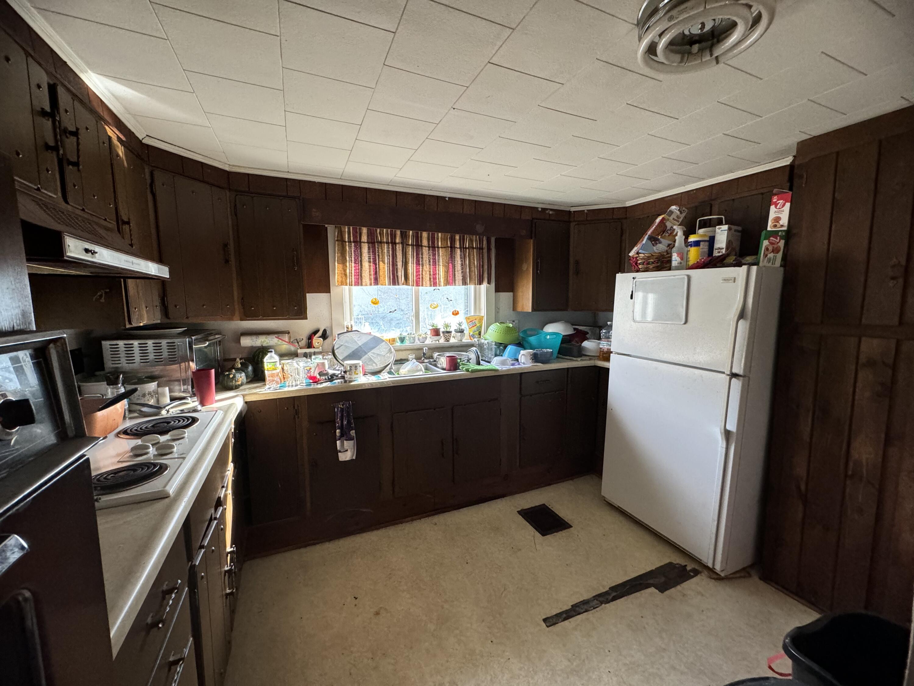 15 Blaine Avenue Property Photo 14