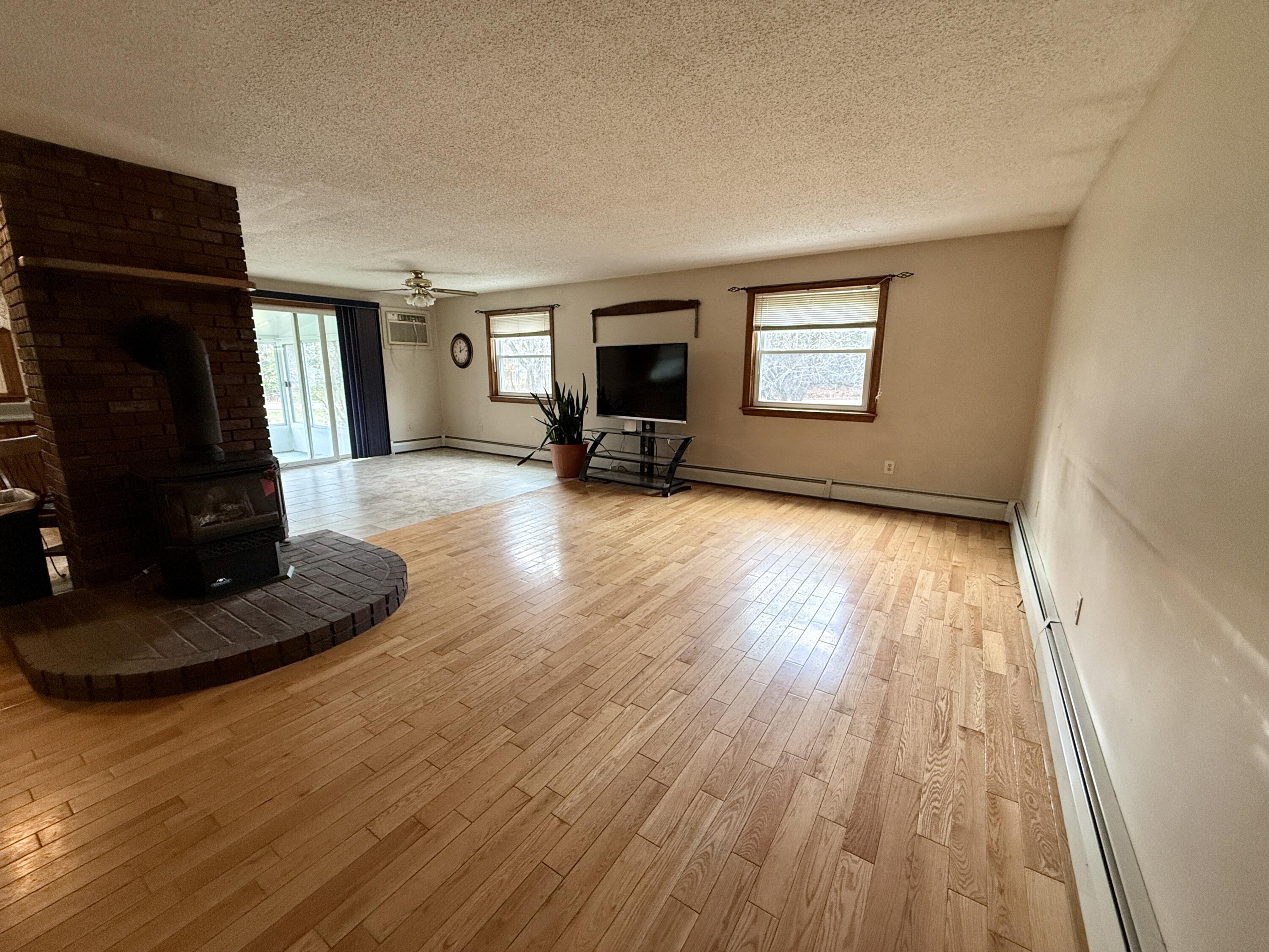 435 Russell Road Property Photo 6