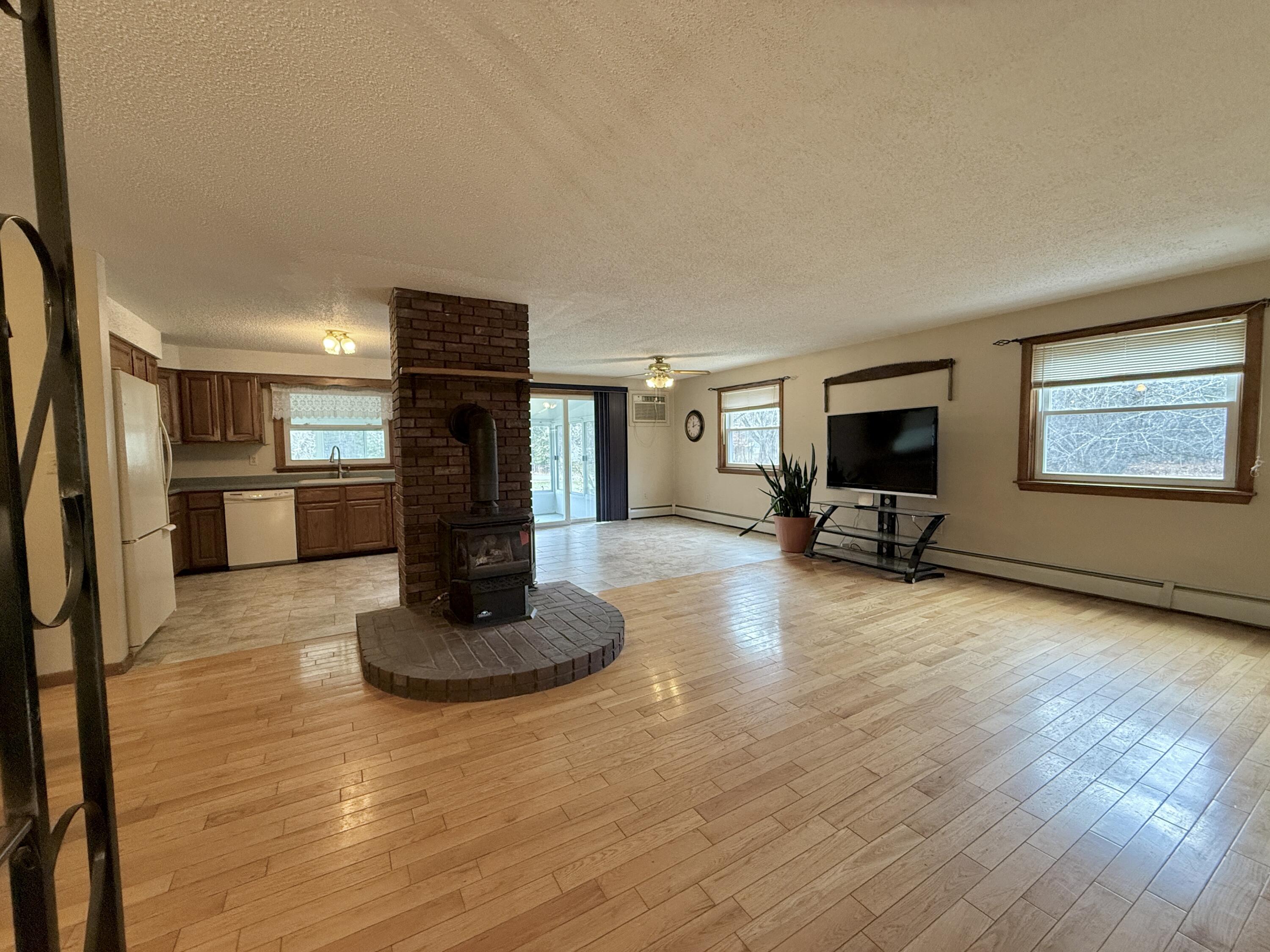 435 Russell Road Property Photo 7