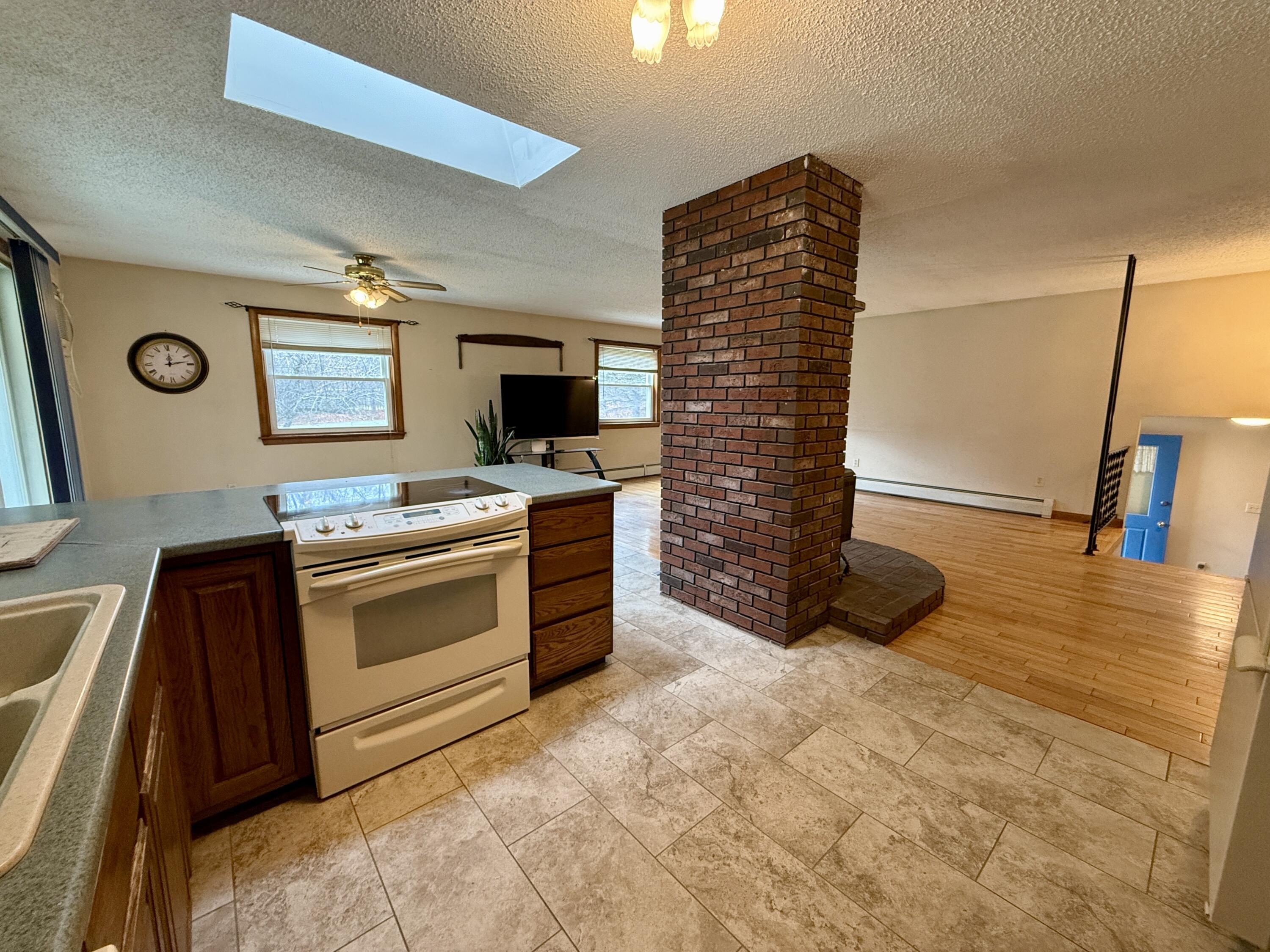 435 Russell Road Property Photo 8