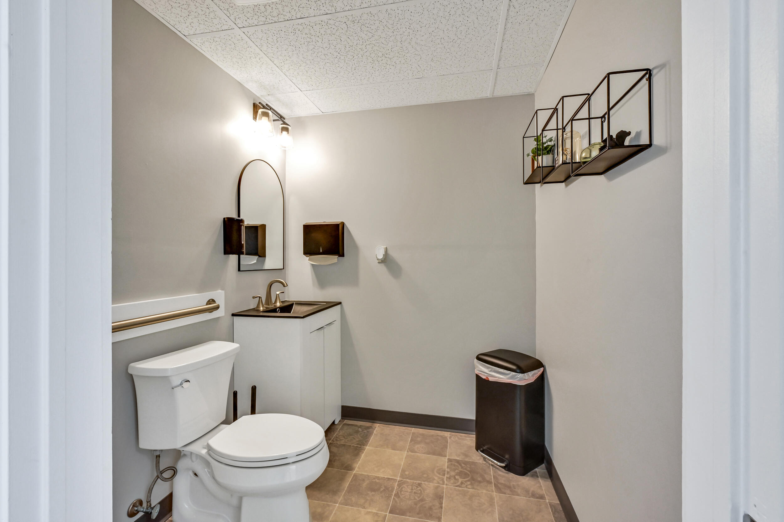 675 Western Avenue Property Photo 31
