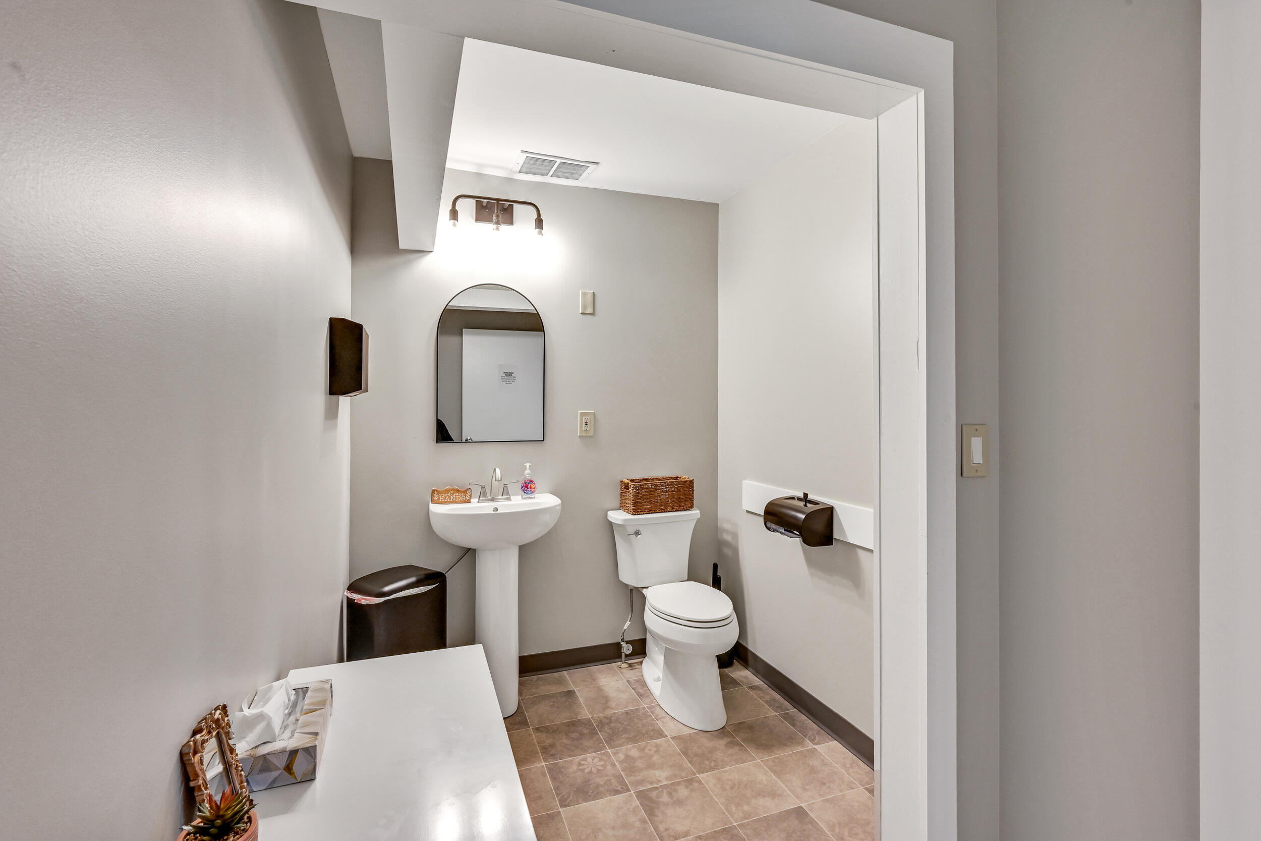 675 Western Avenue Property Photo 32