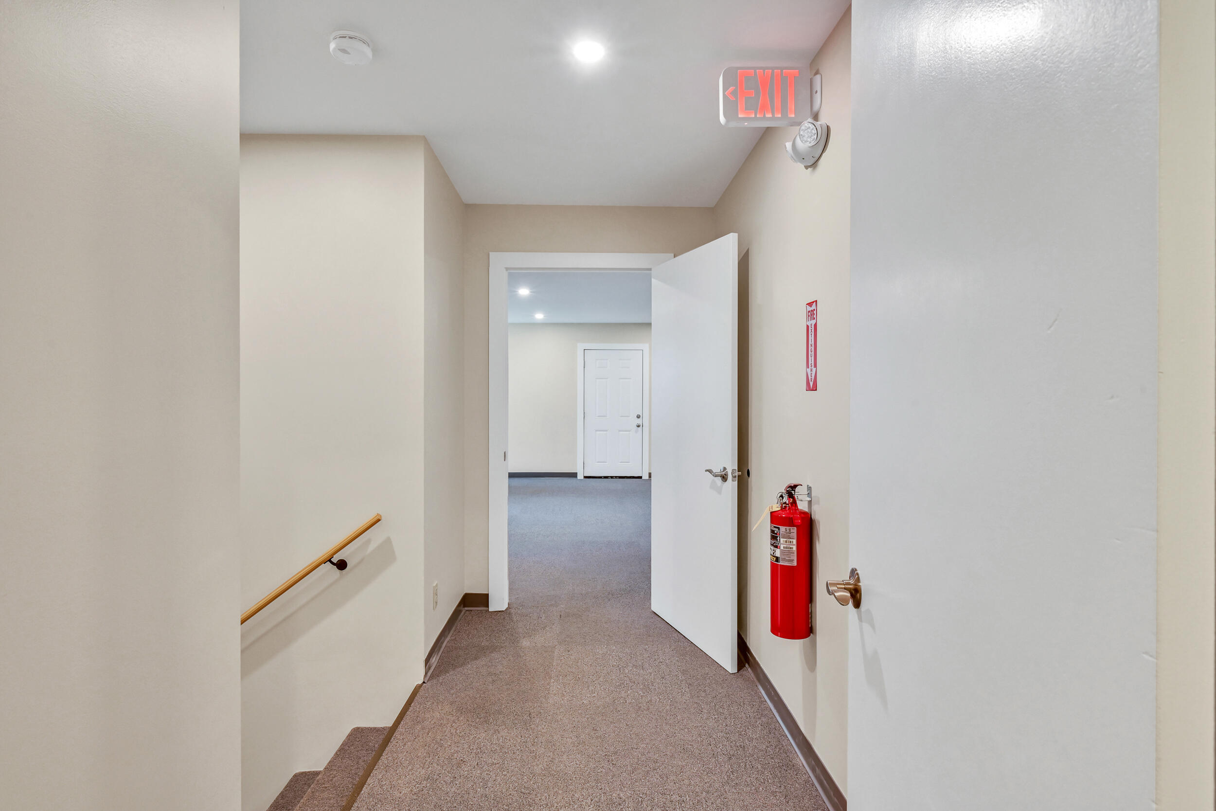 675 Western Avenue Property Photo 33