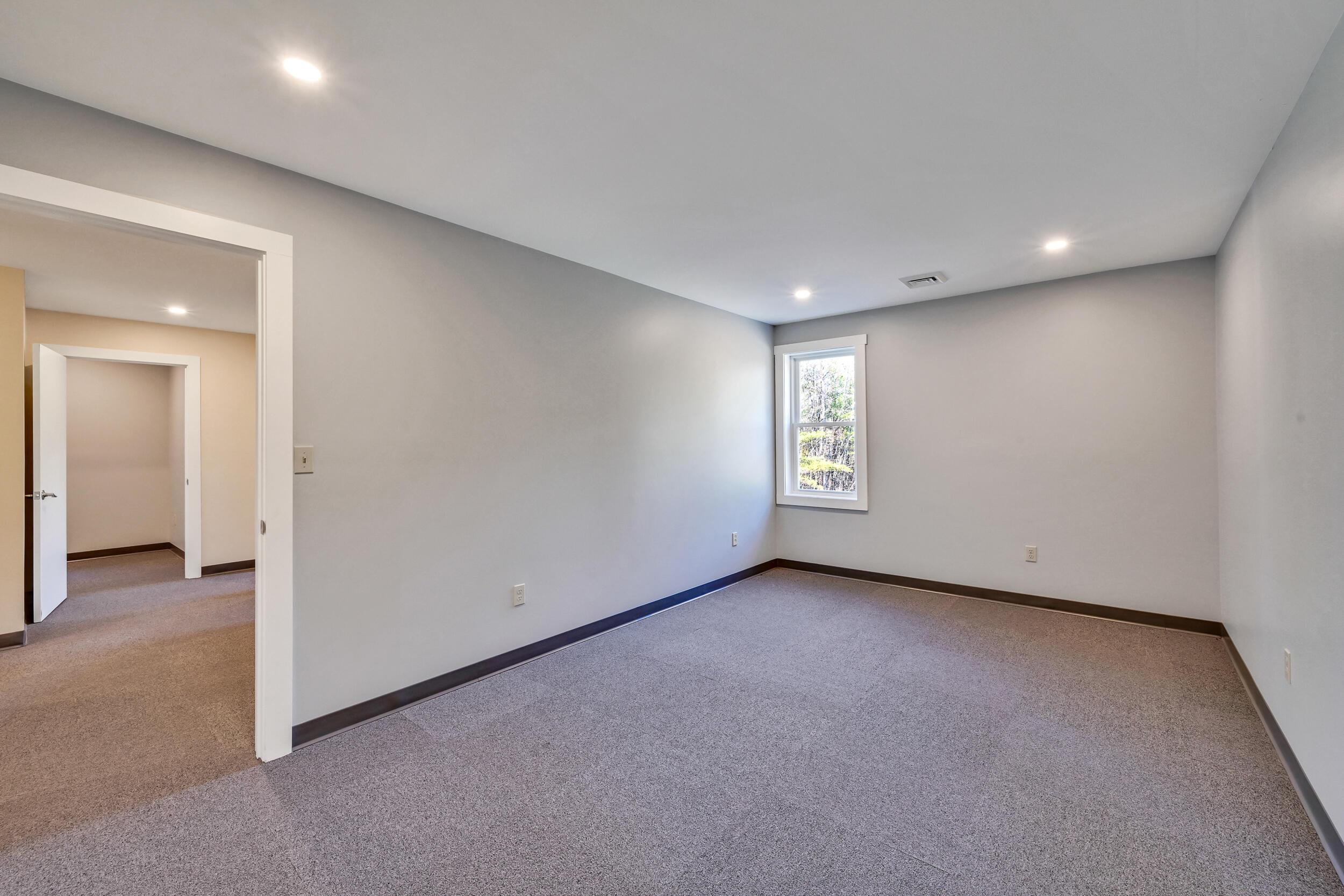 675 Western Avenue Property Photo 34