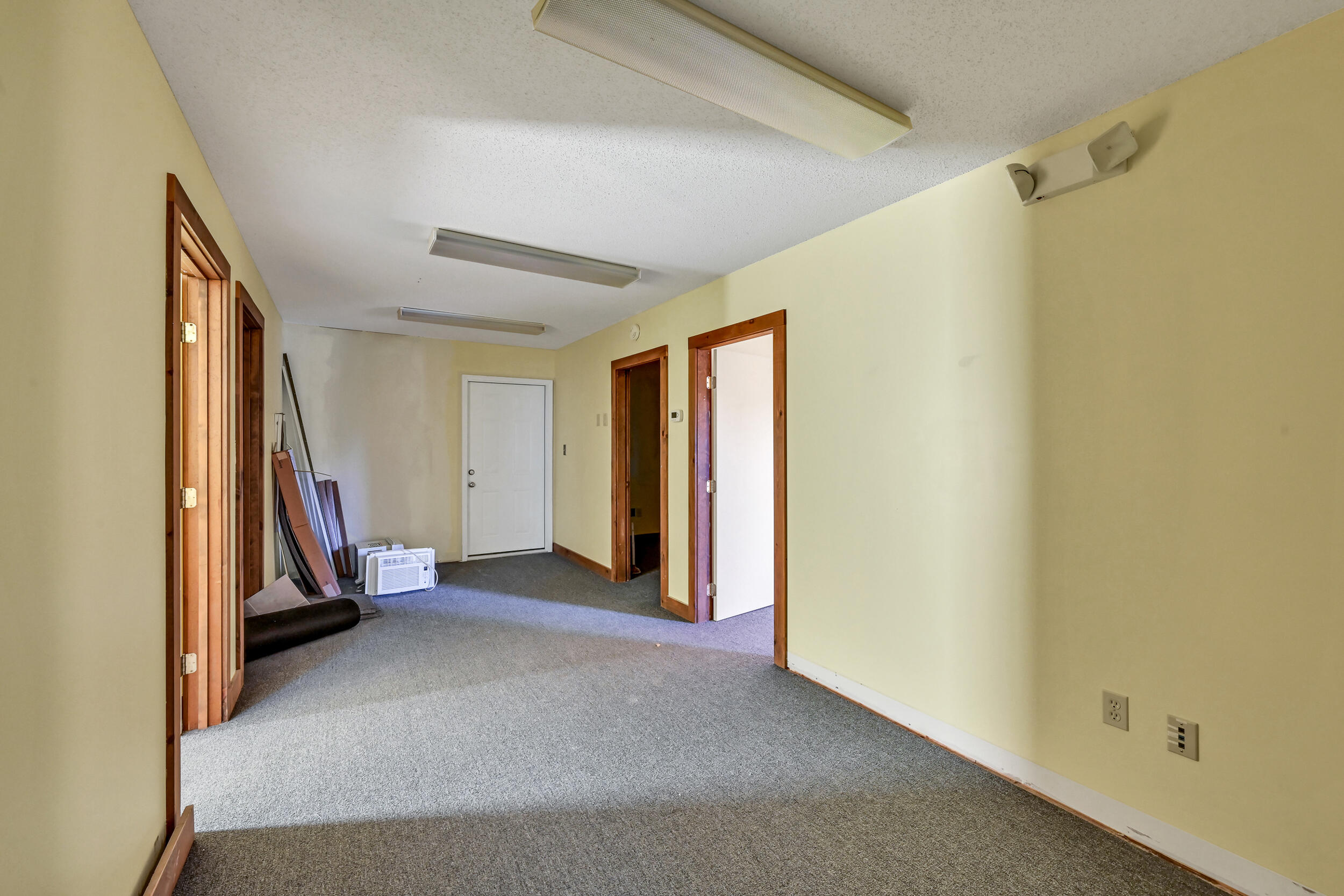 675 Western Avenue Property Photo 48