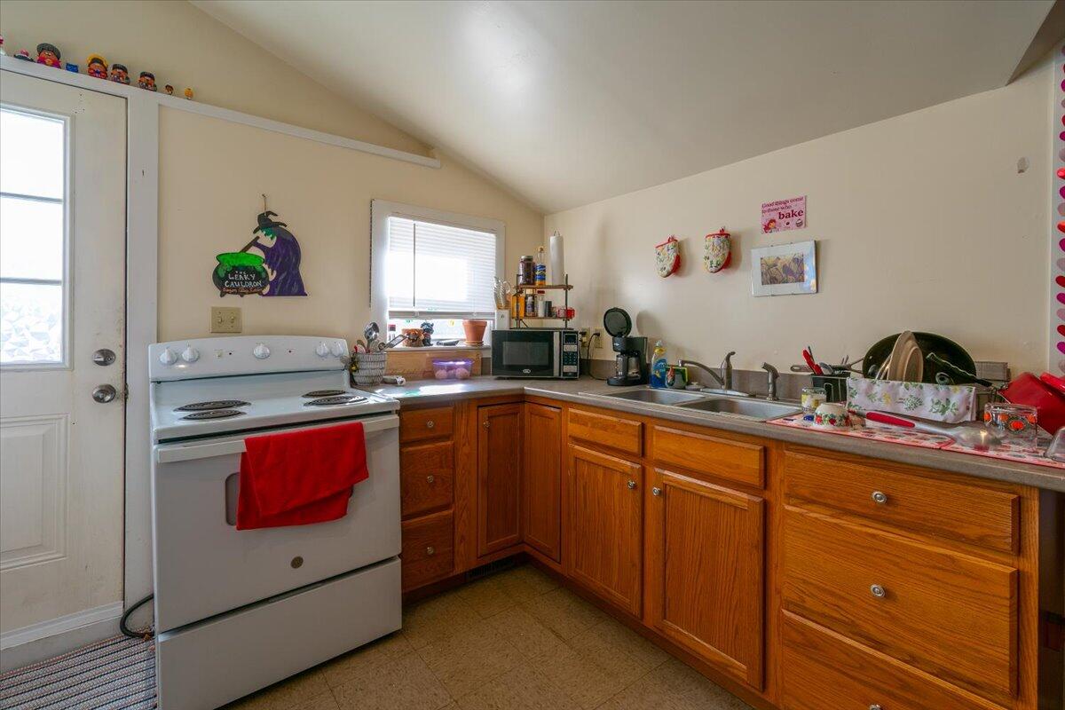 1587 Atlantic Highway Property Photo 45