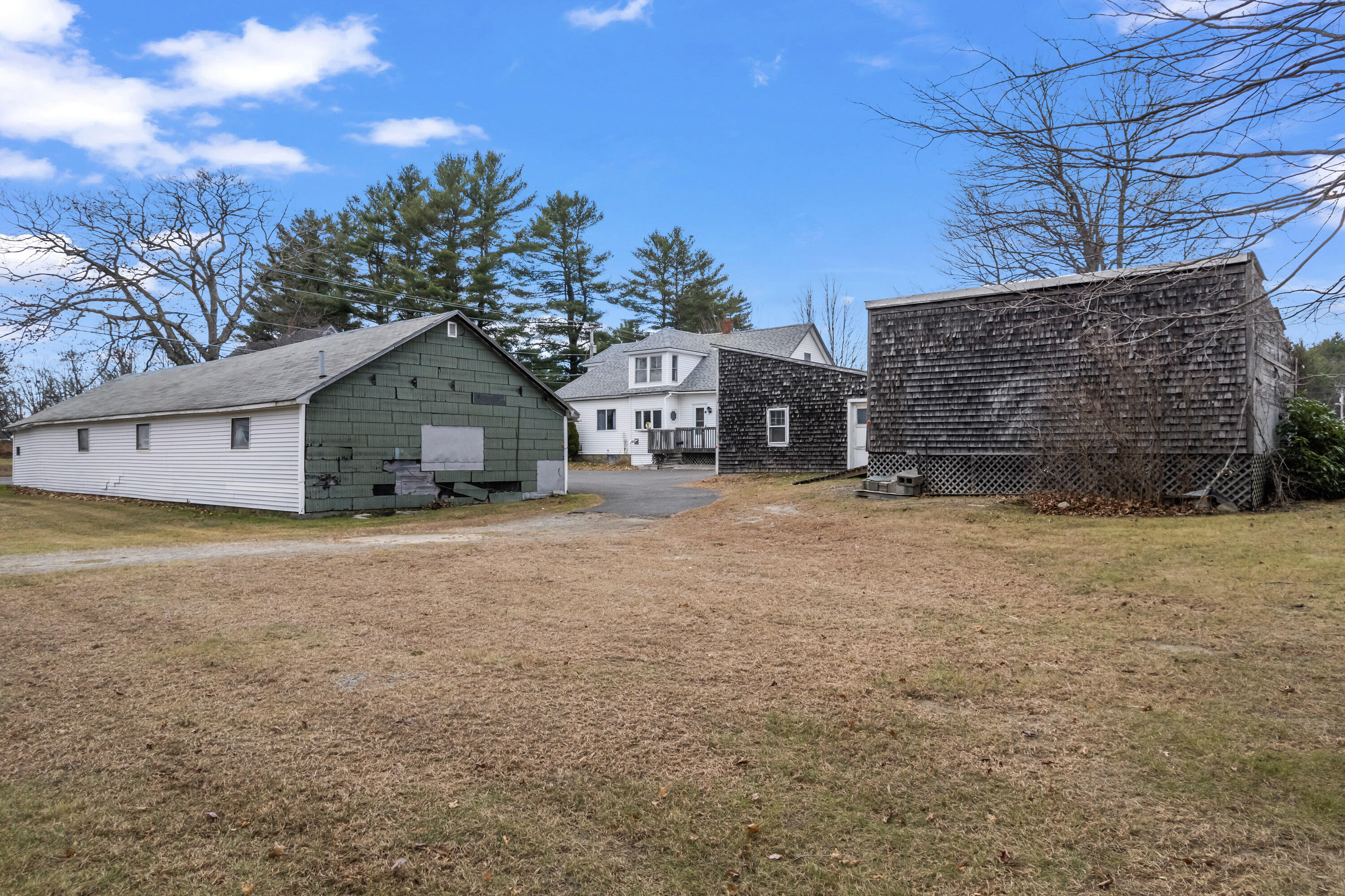 335 & 341 Hartland Avenue Property Photo 6