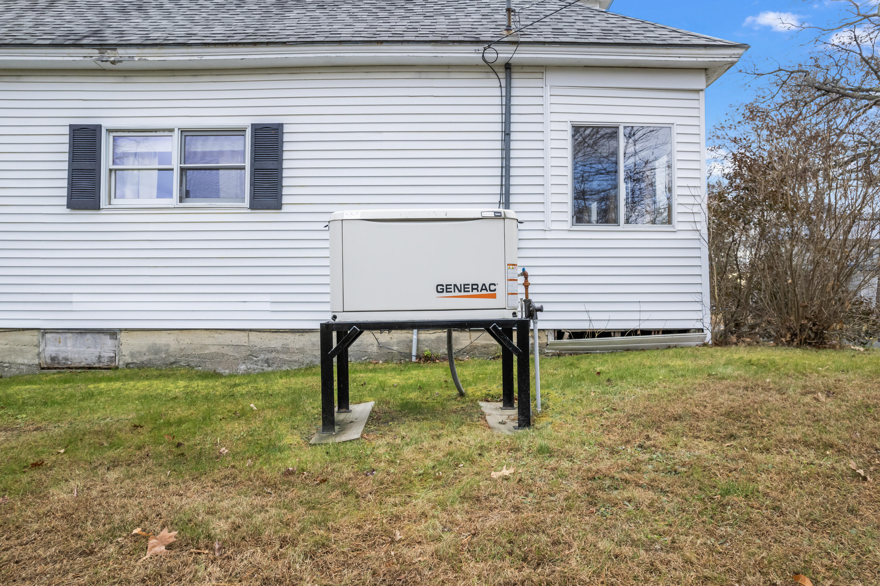 335 & 341 Hartland Avenue Property Photo 11