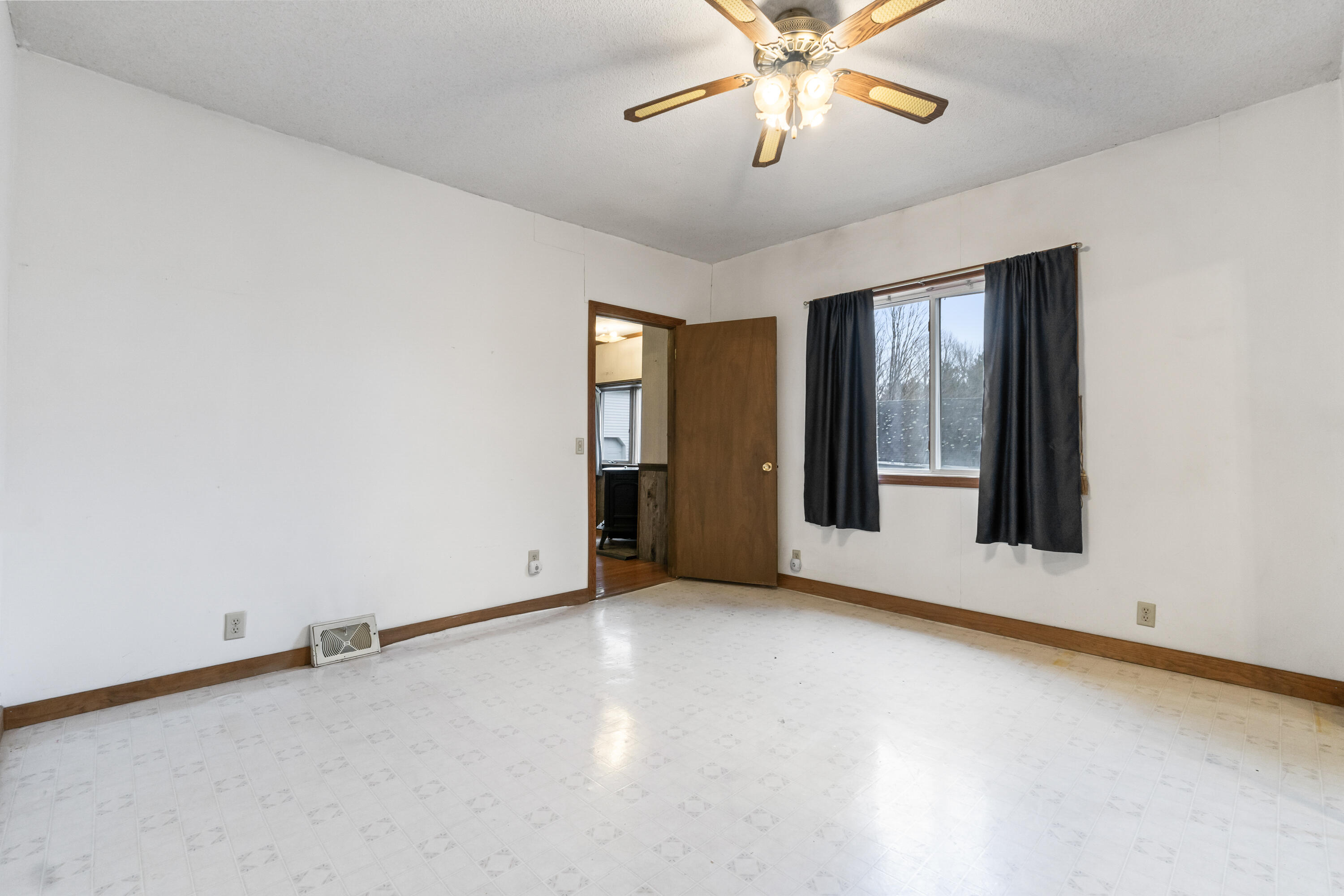 335 & 341 Hartland Avenue Property Photo 16