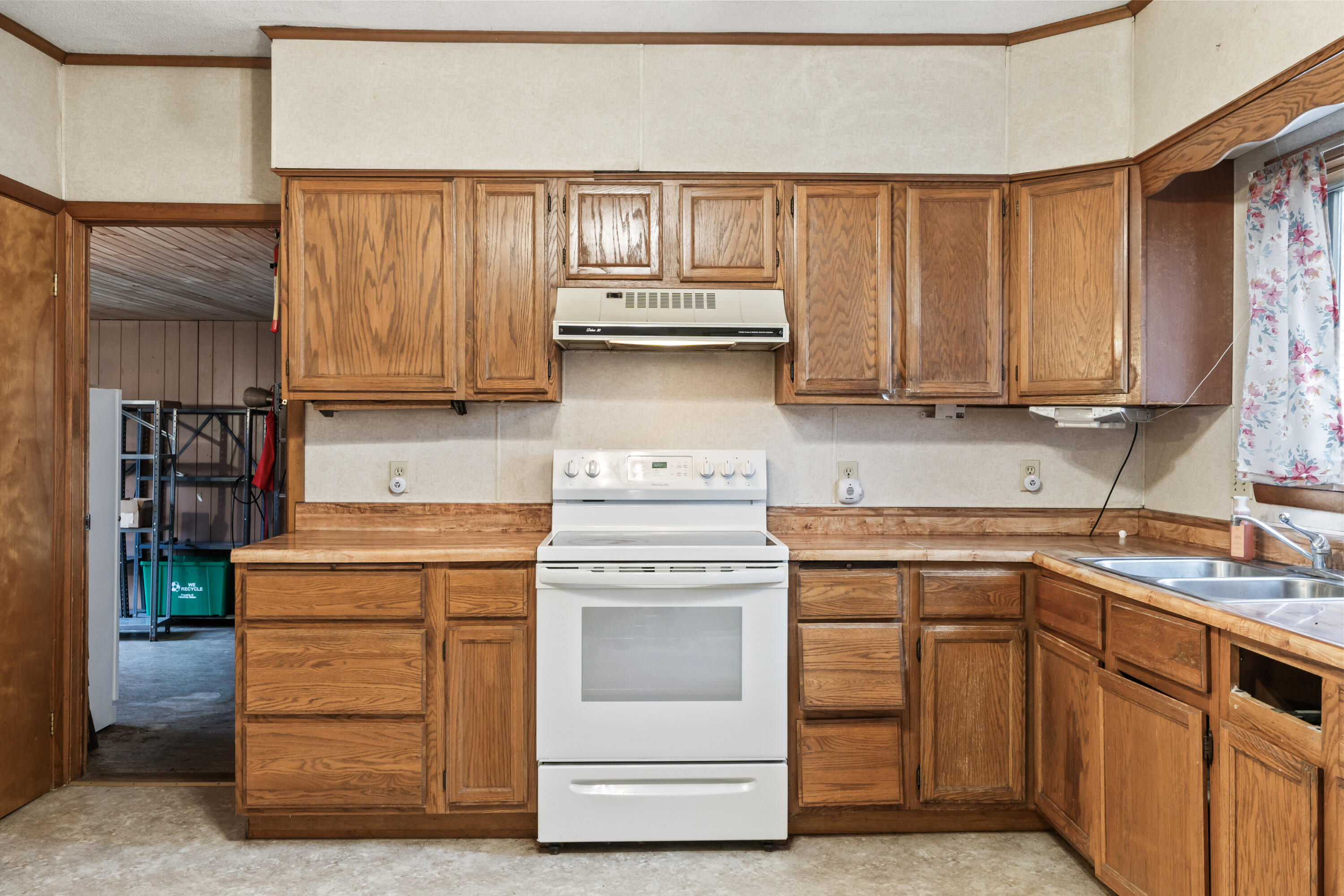 335 & 341 Hartland Avenue Property Photo 21