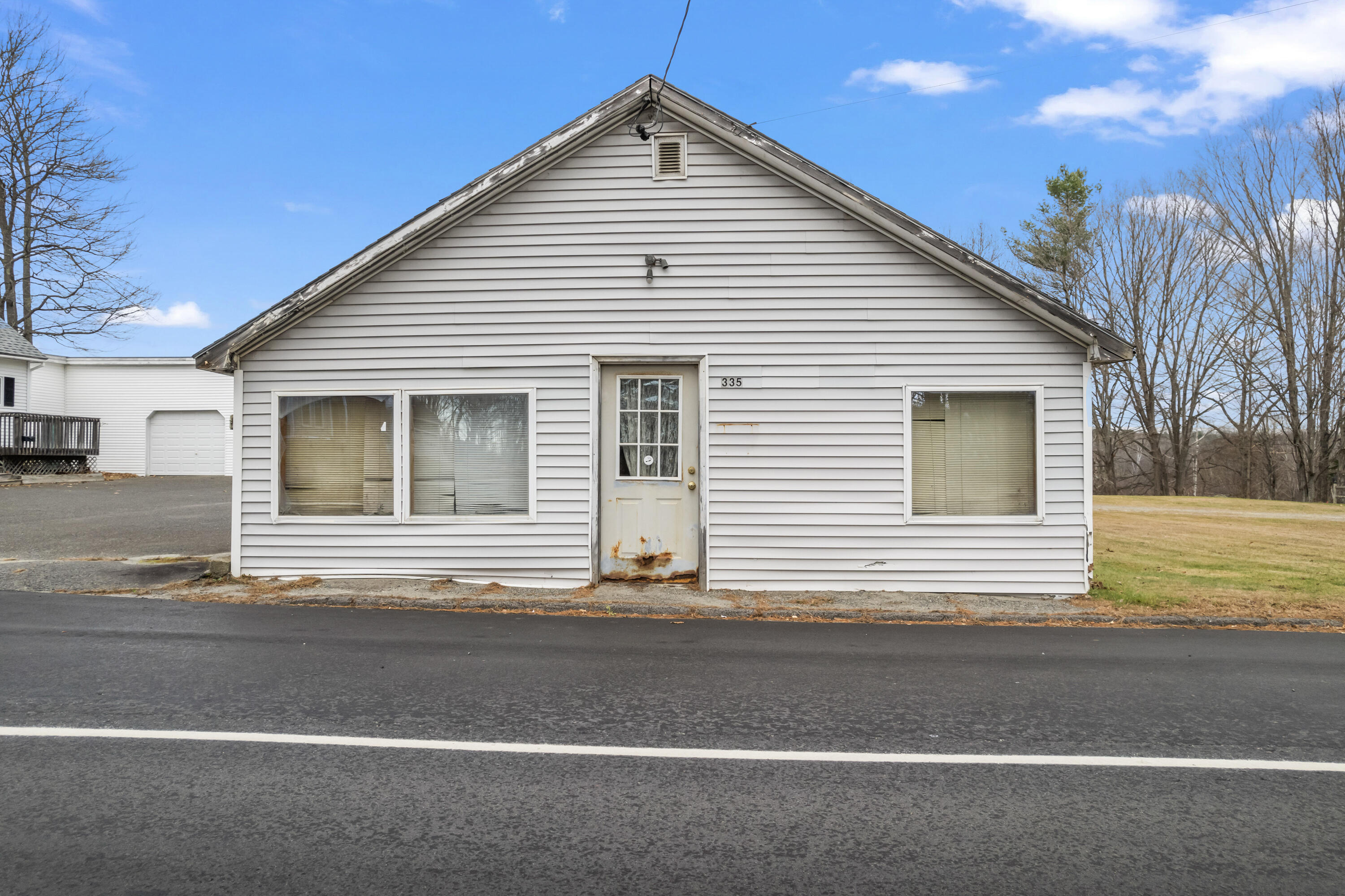 335 & 341 Hartland Avenue Property Photo 51