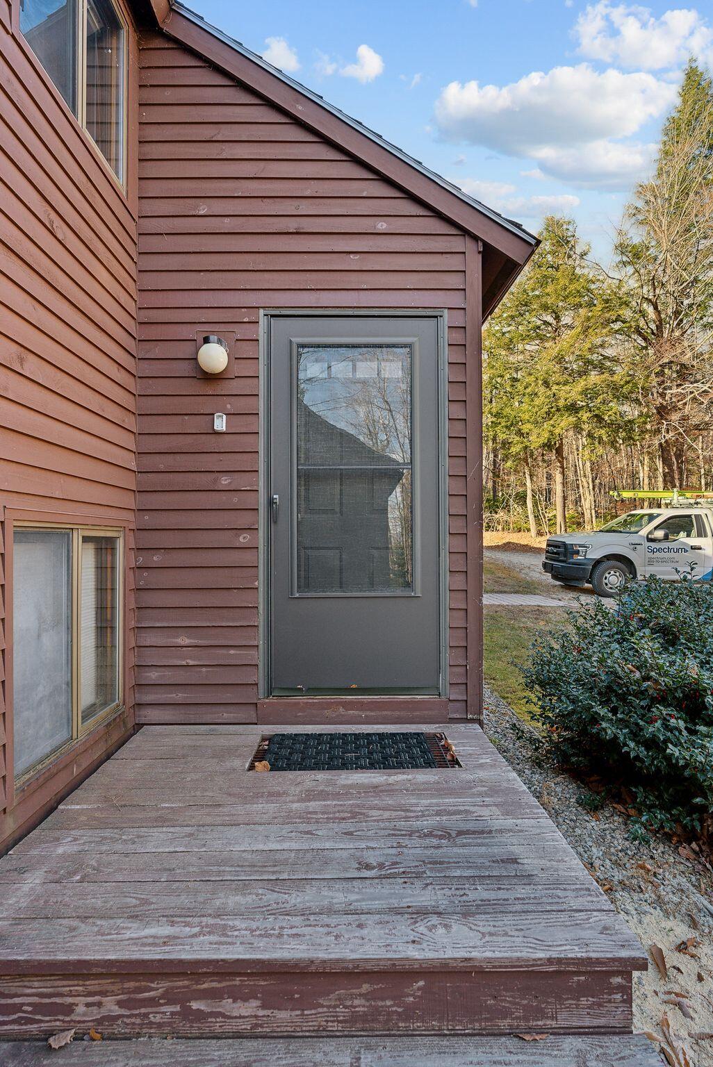 44 Express Lane Property Photo 19