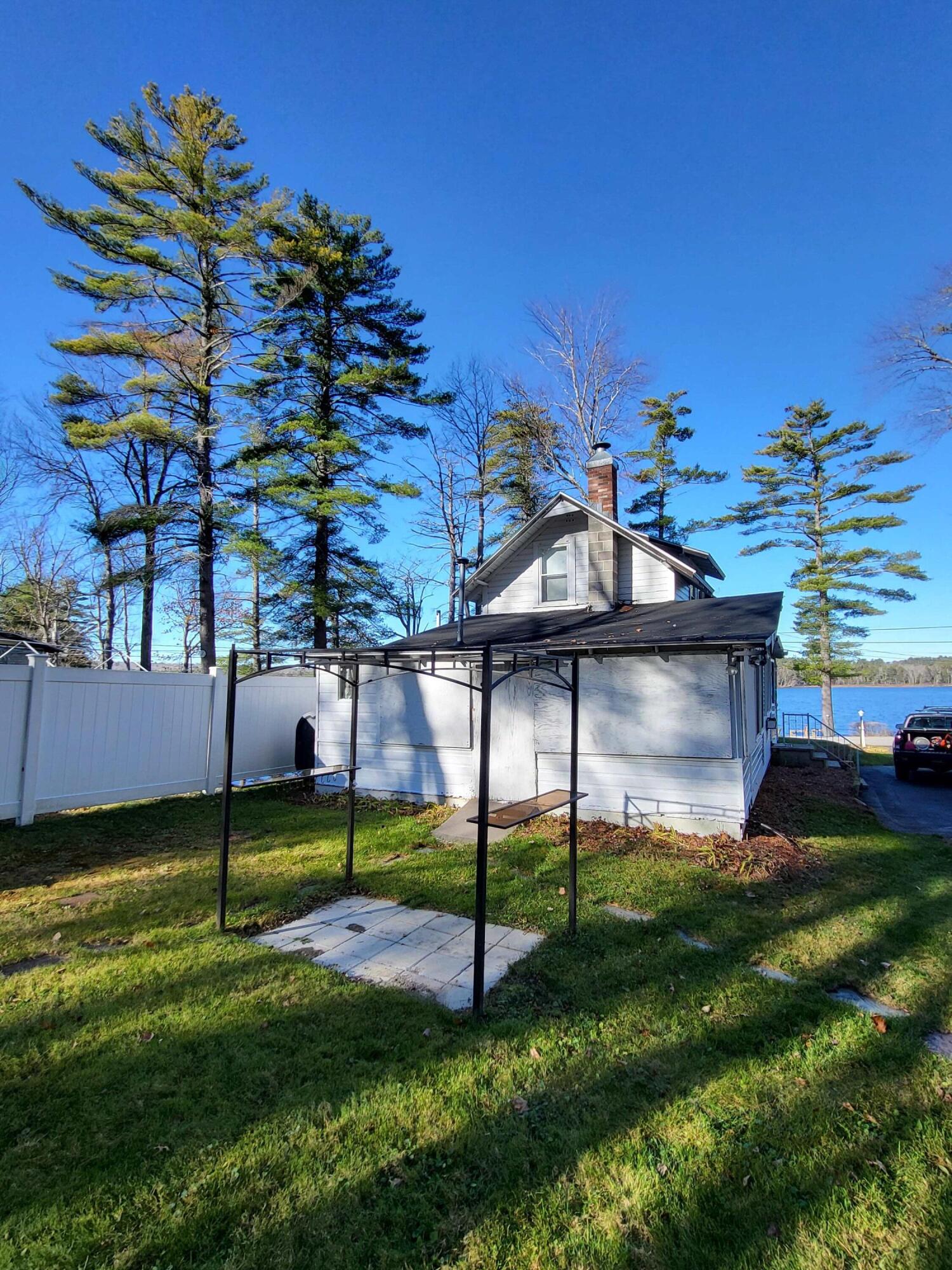 40 Jordan Shore Drive Property Photo 6