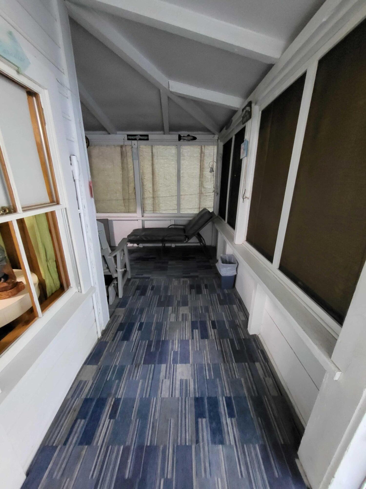 40 Jordan Shore Drive Property Photo 10