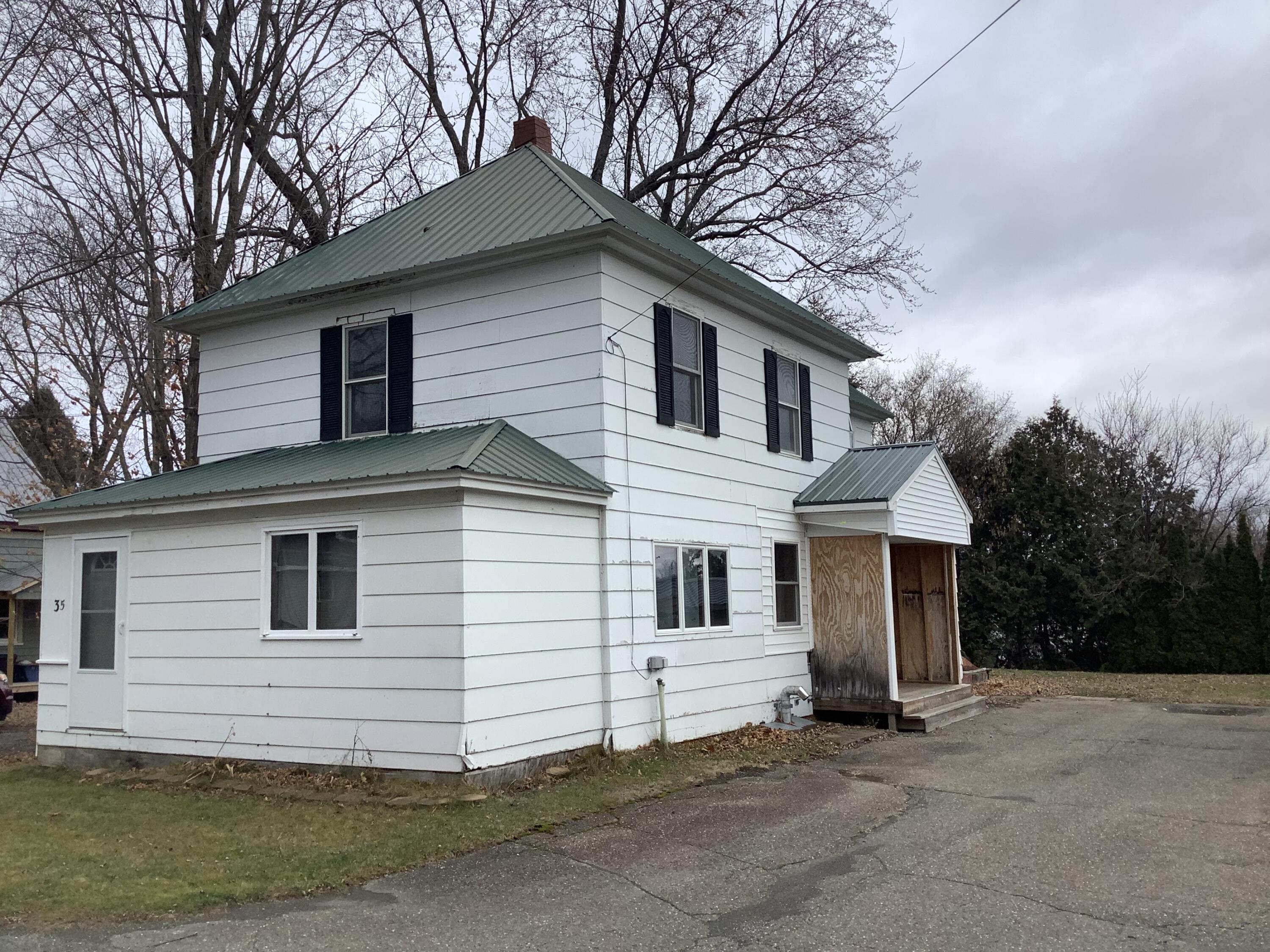 35 Blaine Street Property Photo