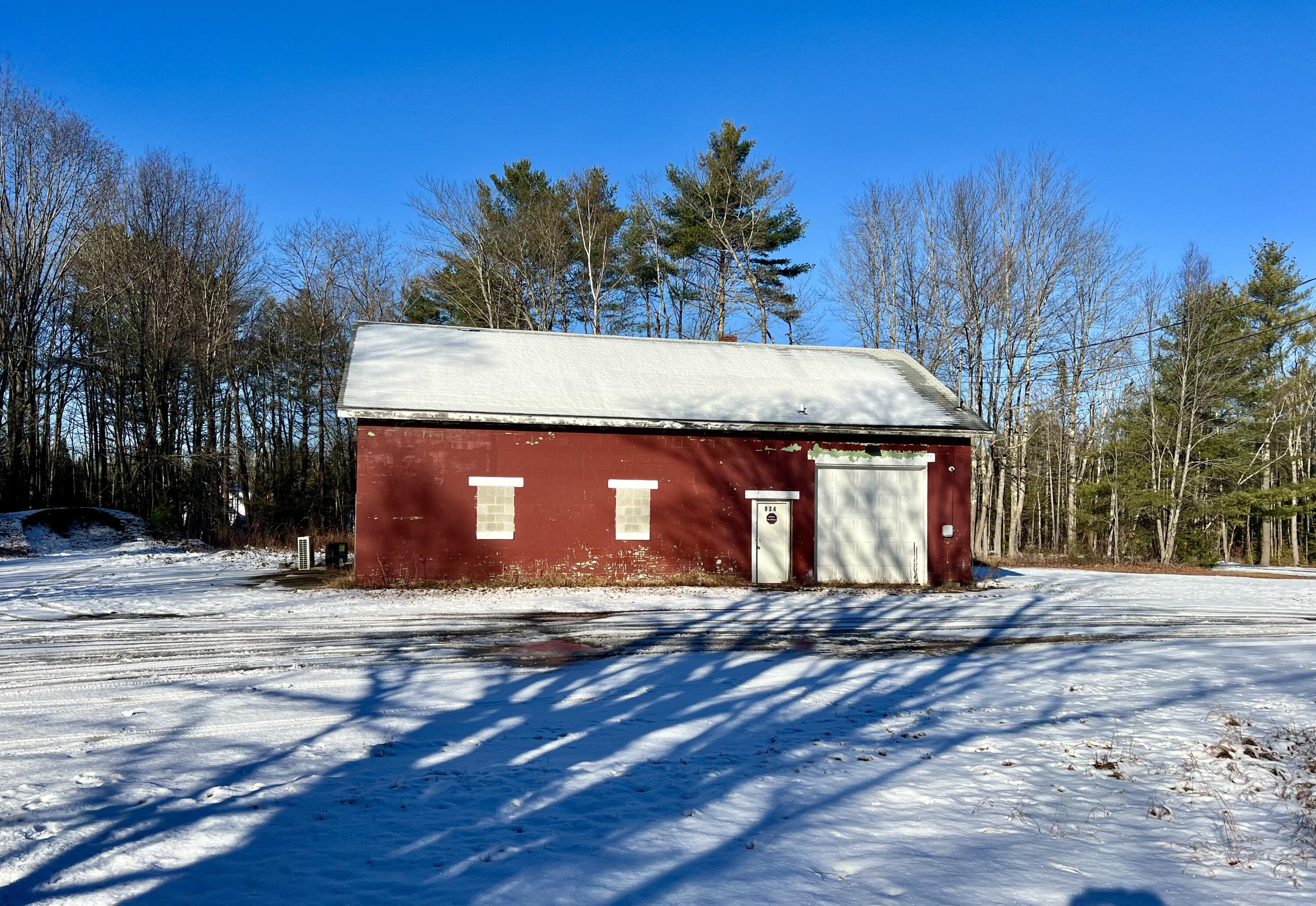 934 Lewiston Road Property Photo 1