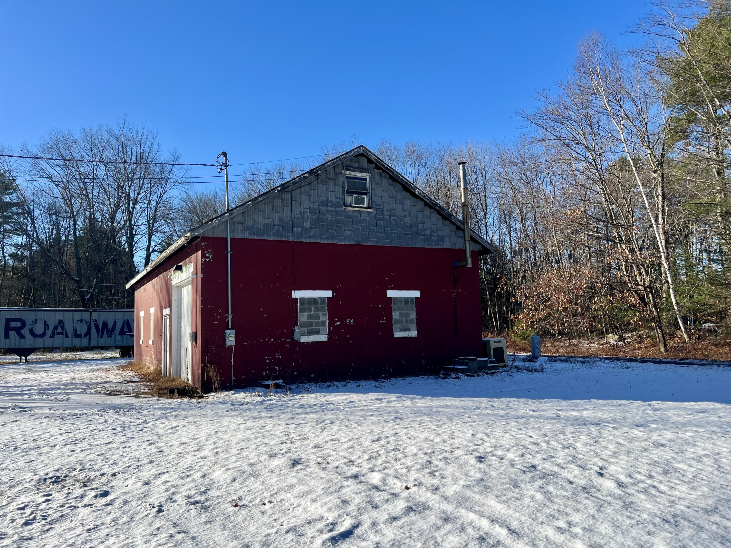 934 Lewiston Road Property Photo 3