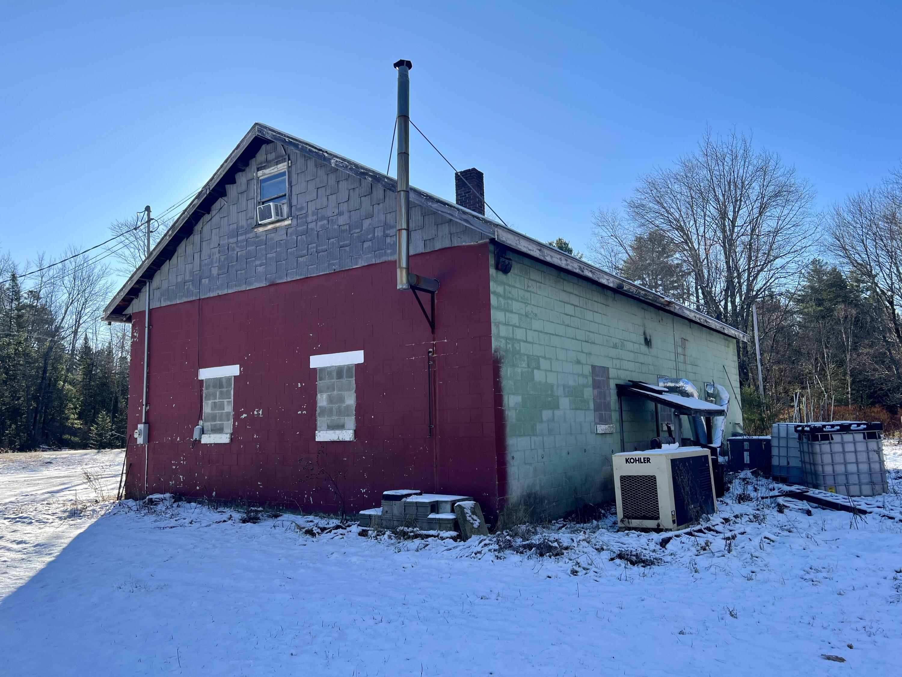 934 Lewiston Road Property Photo 9