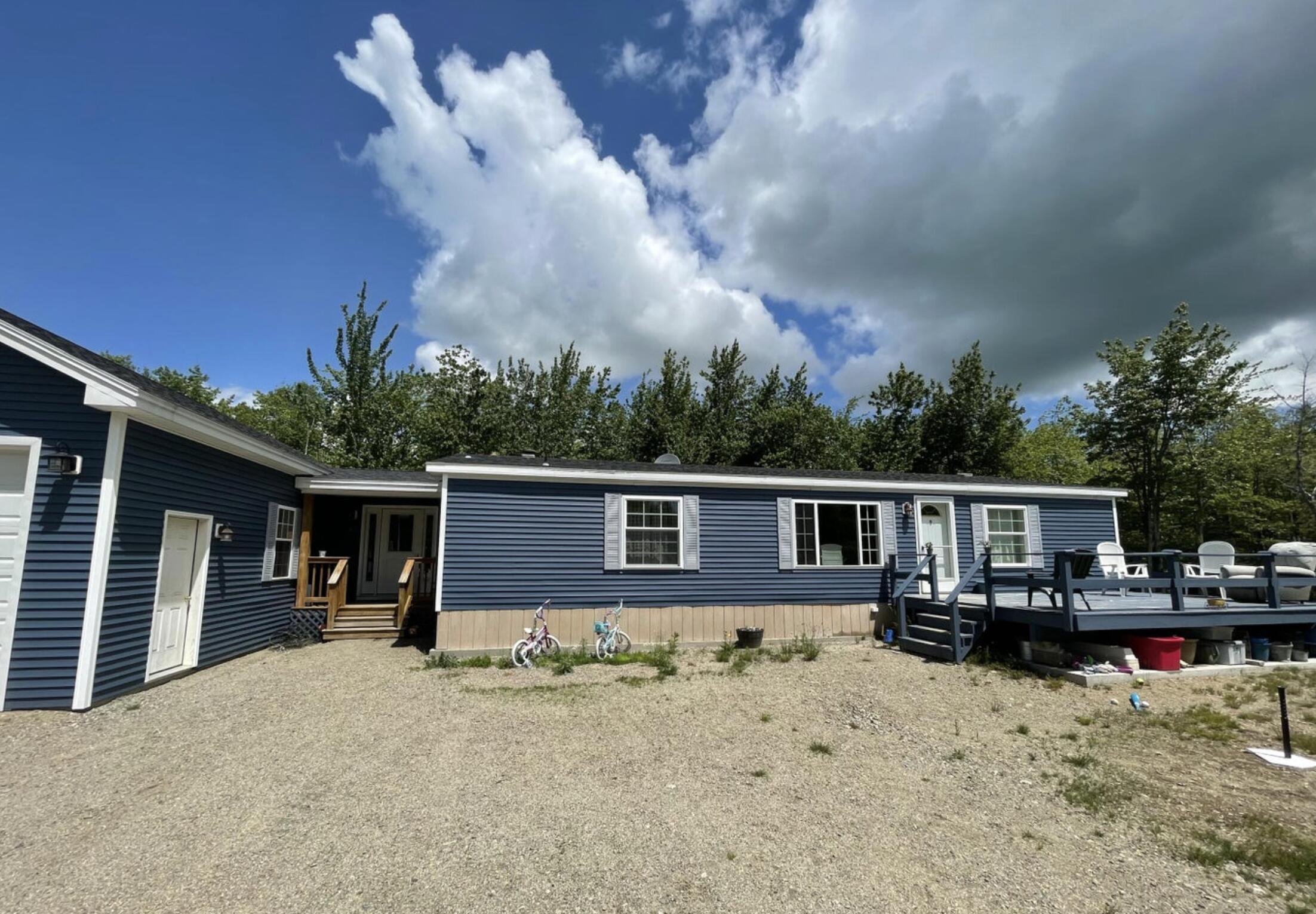 780 E Side Road Property Photo