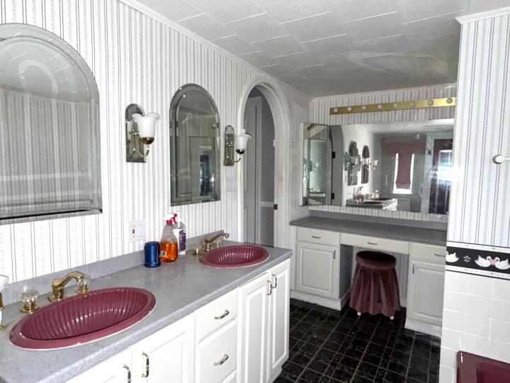 358 Main Street Property Photo 34