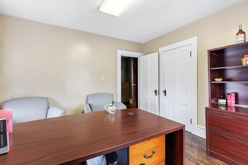 86 Western Avenue Property Photo 31