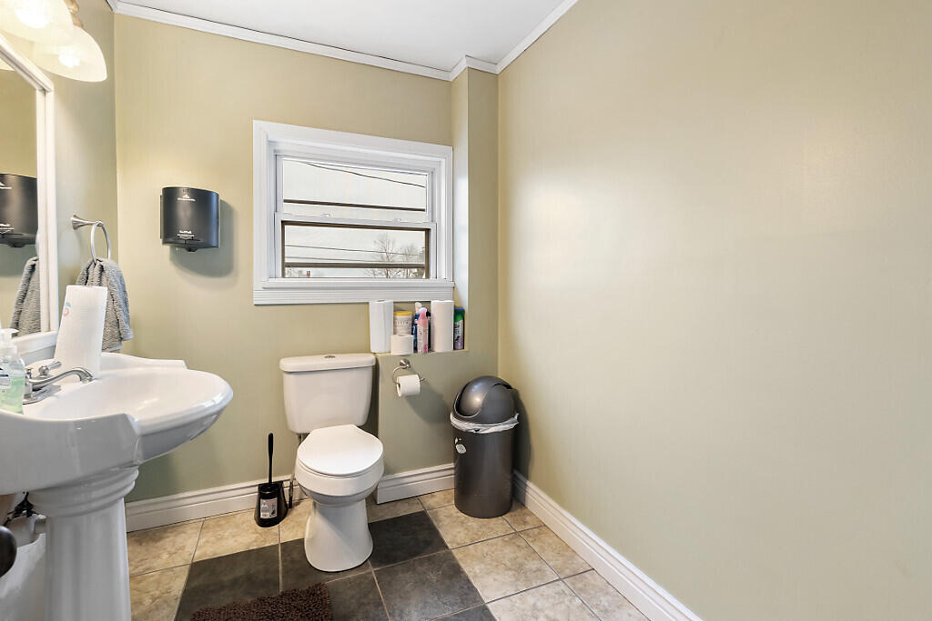86 Western Avenue Property Photo 36