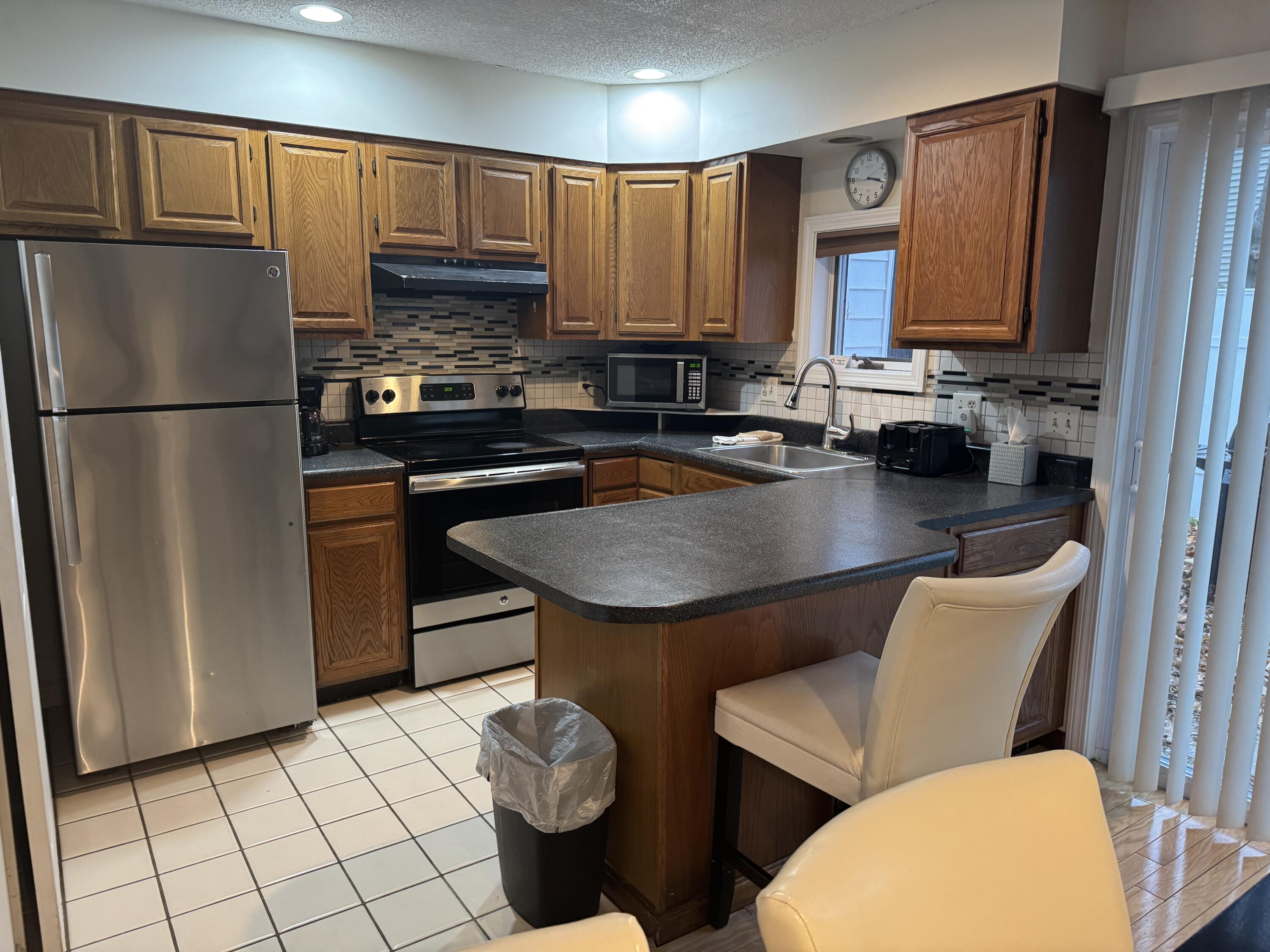 136 W West Grand Avenue Property Photo 25