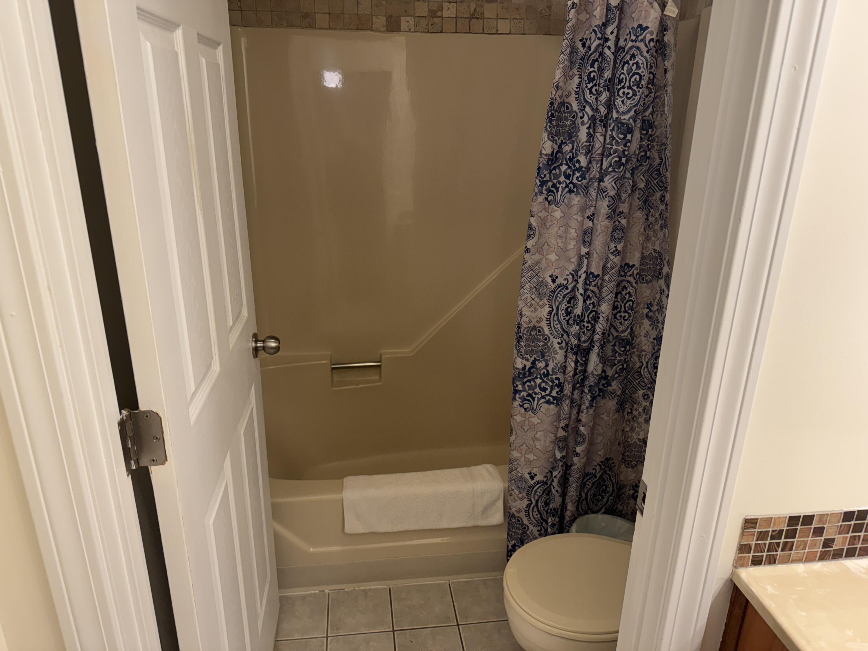 136 W West Grand Avenue Property Photo 34