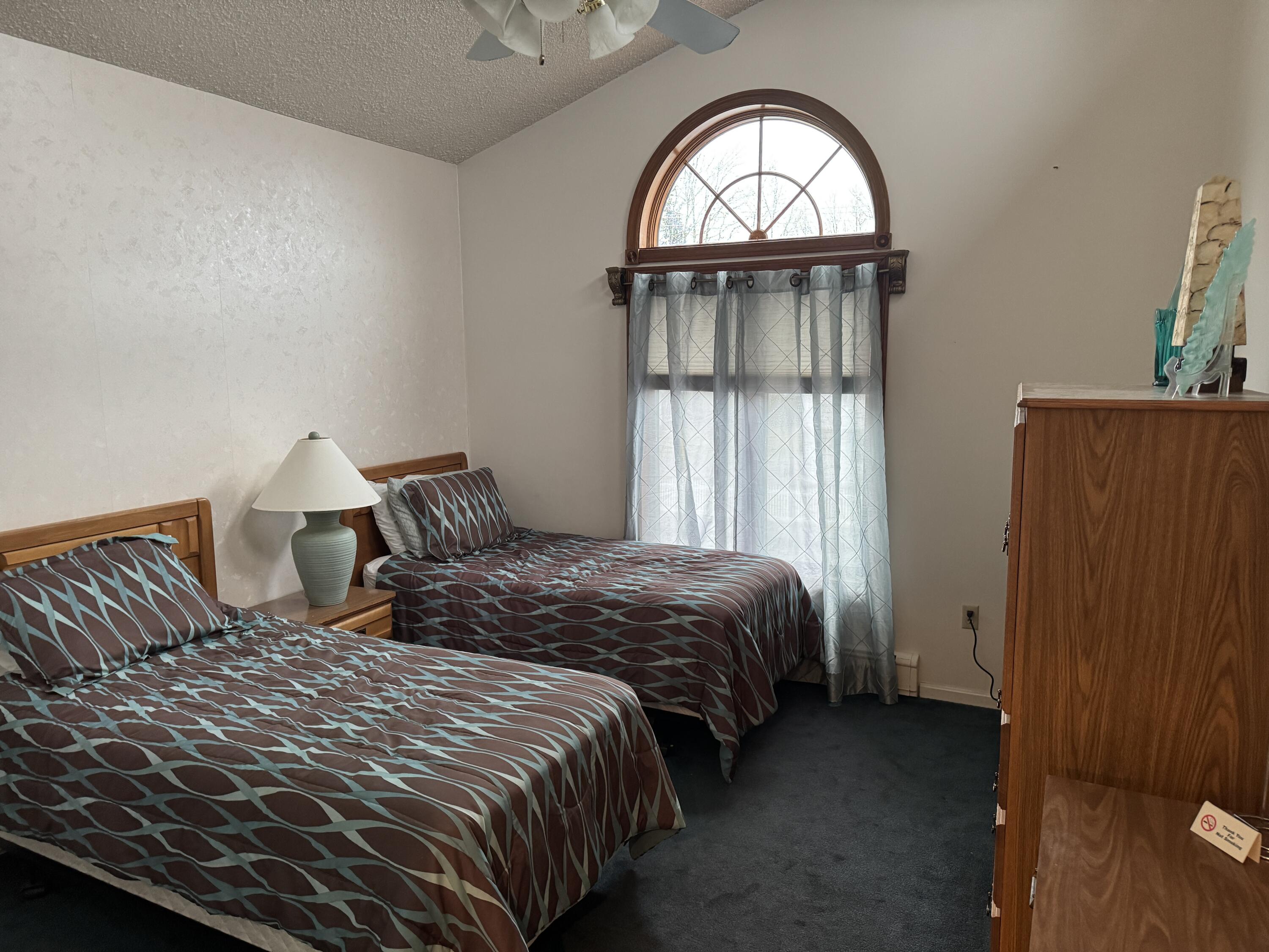 136 W West Grand Avenue Property Photo 47
