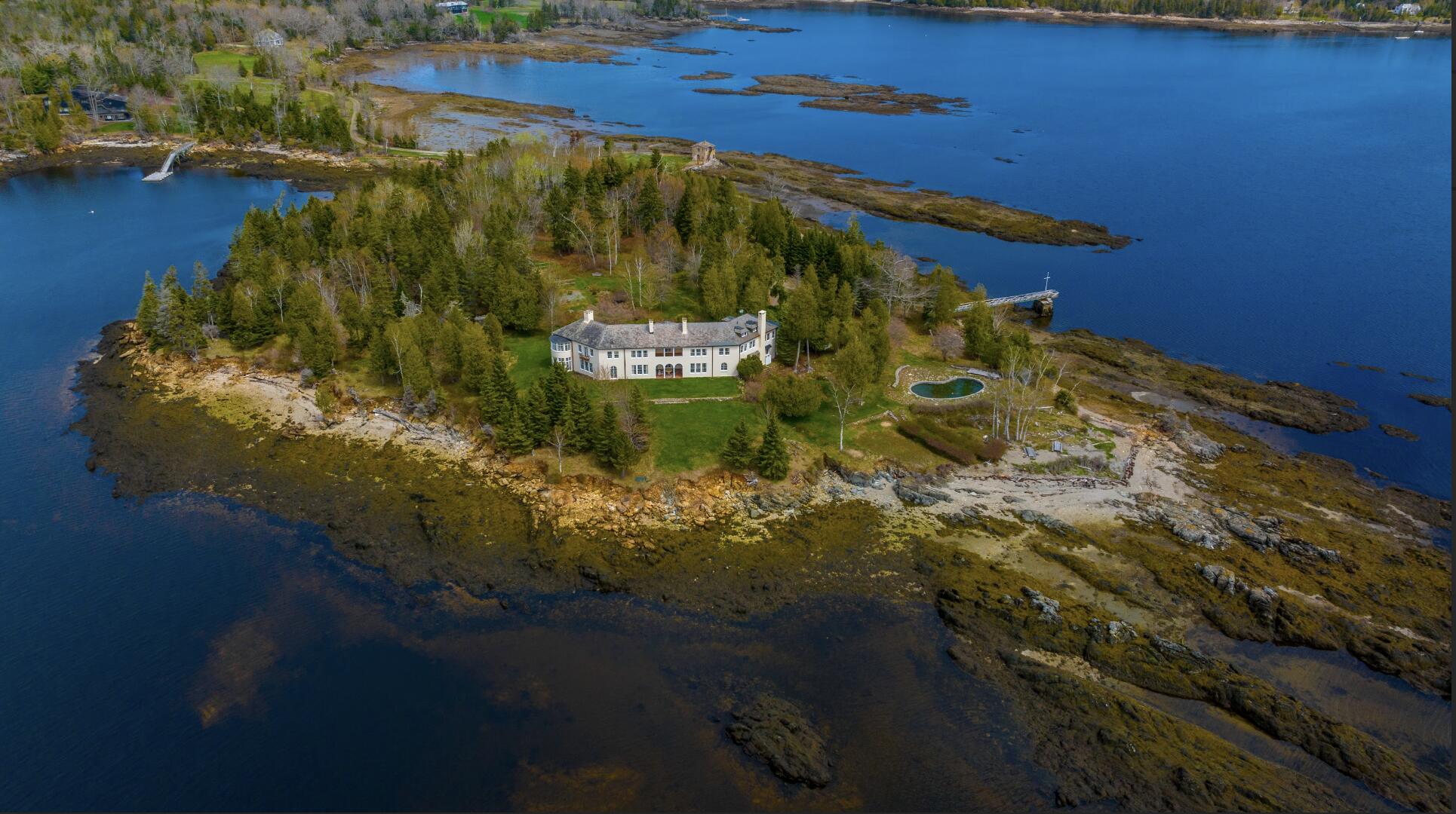 399 Hermit's Point Road