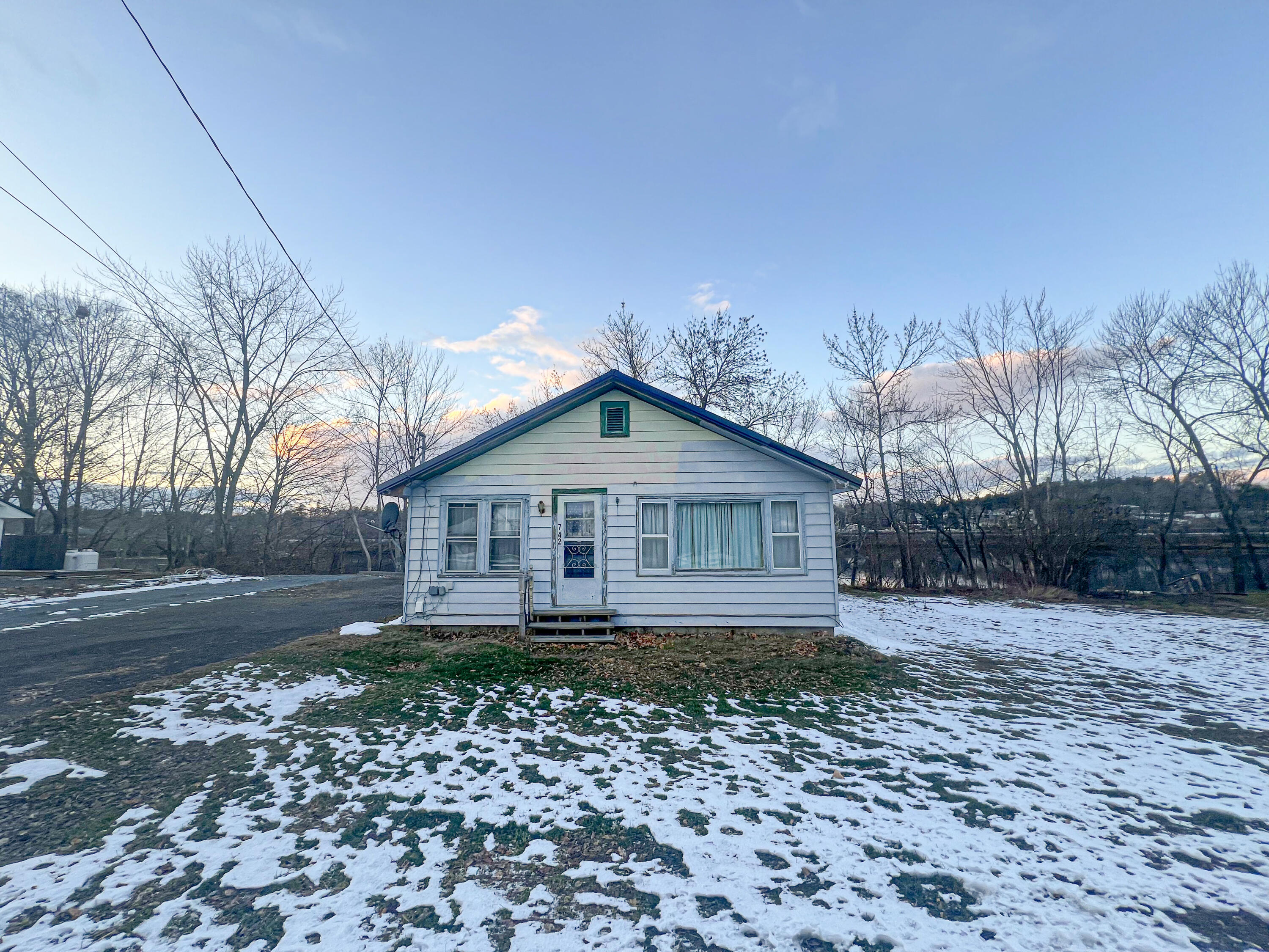 742 N Main Street Property Photo