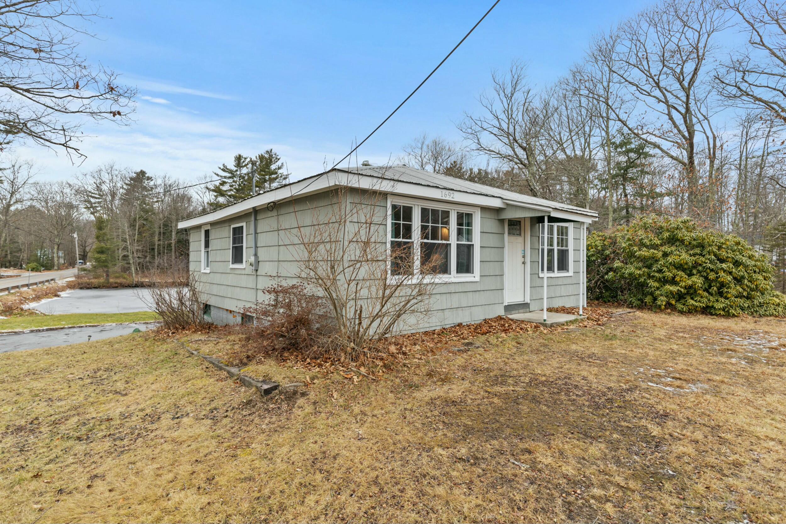 1692 Portland Road Property Photo 5
