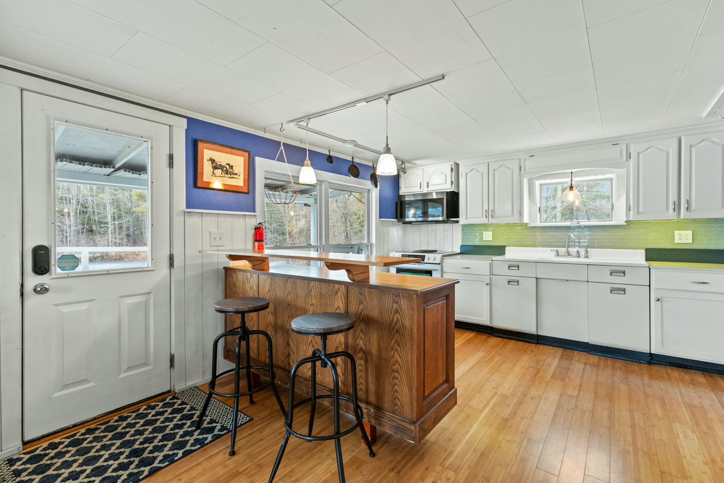 1692 Portland Road Property Photo 9