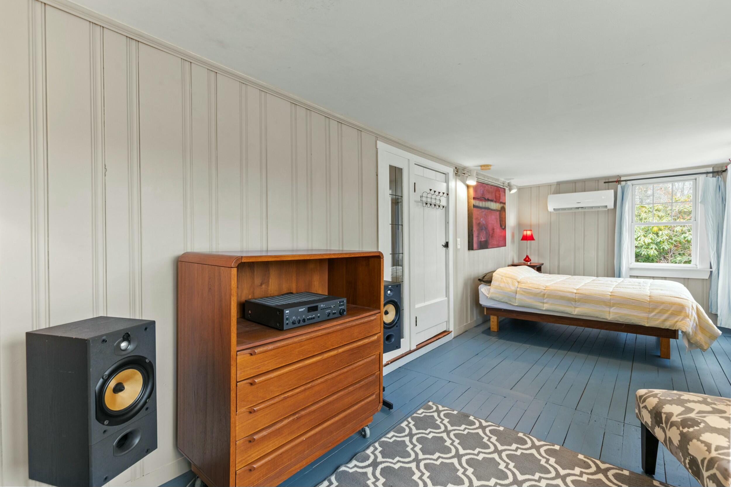 1692 Portland Road Property Photo 17