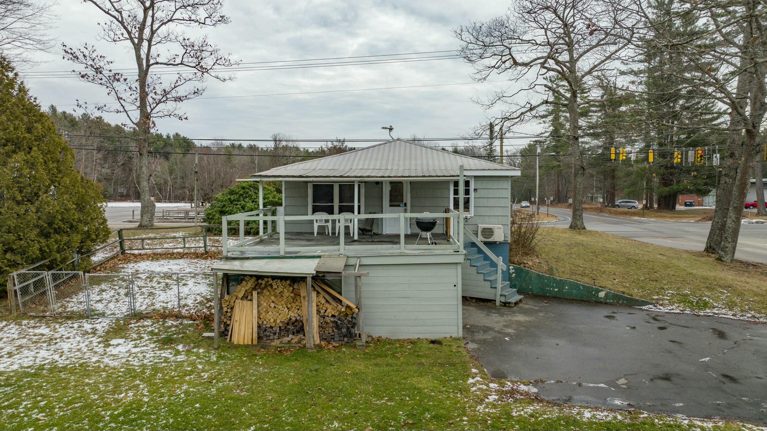 1692 Portland Road Property Photo 32