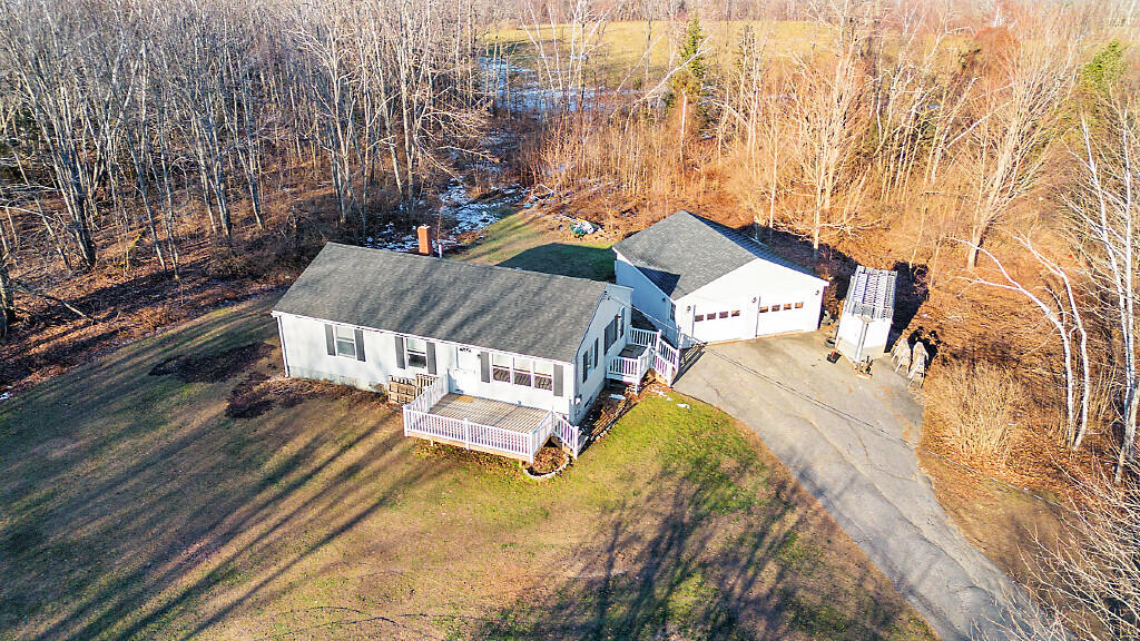 611 Quaker Hill Road Property Photo