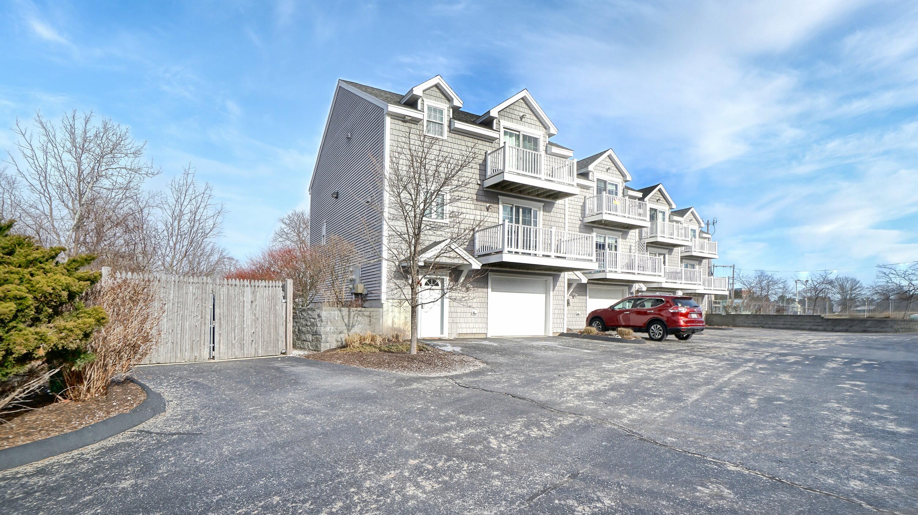 25 Henley Street Property Photo