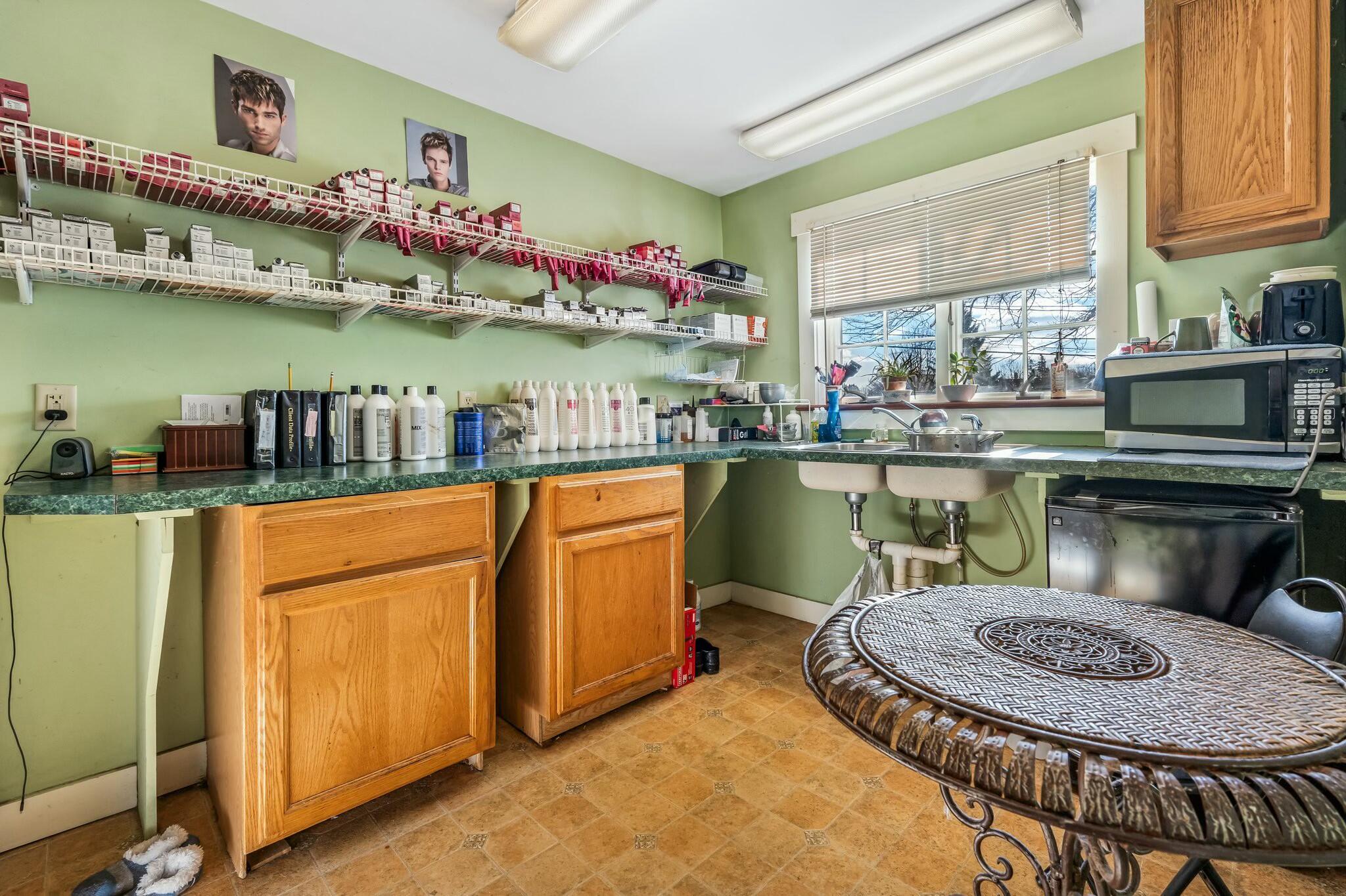 242 Park Street Property Photo 14