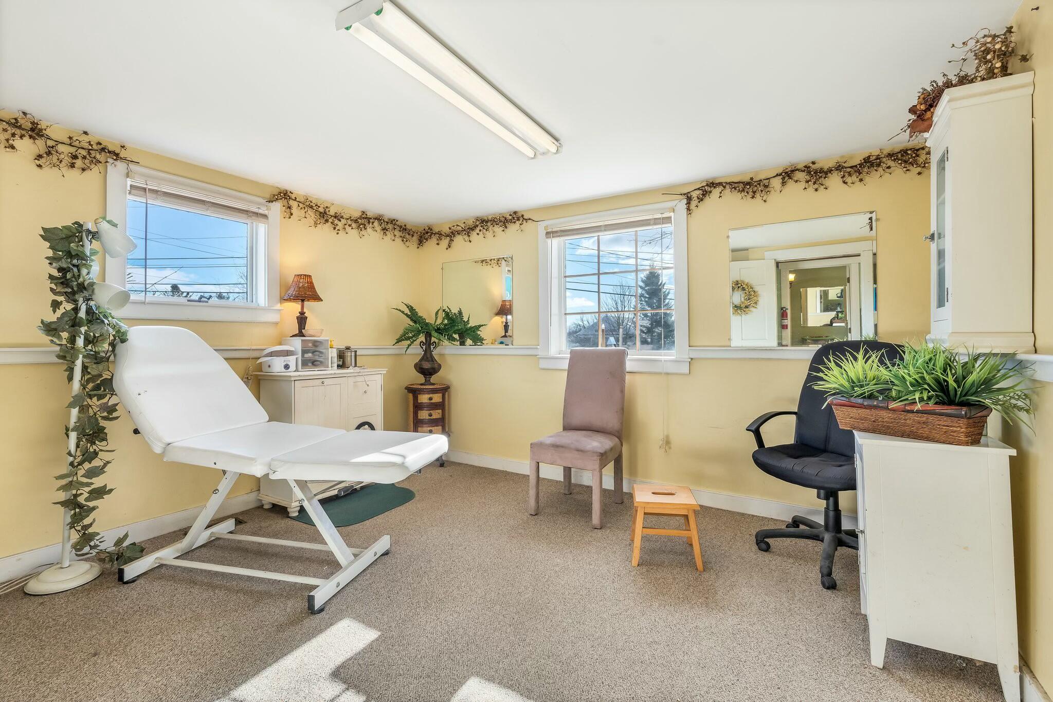 242 Park Street Property Photo 15