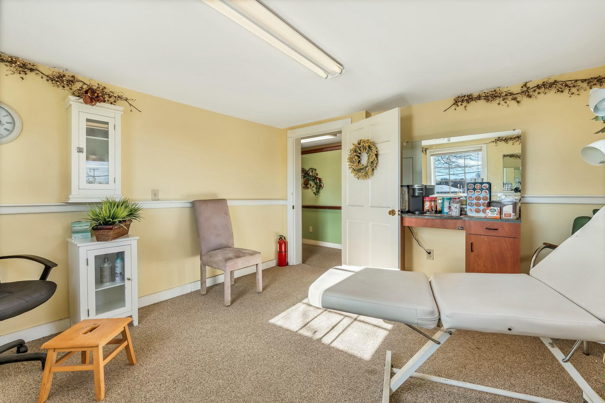 242 Park Street Property Photo 17