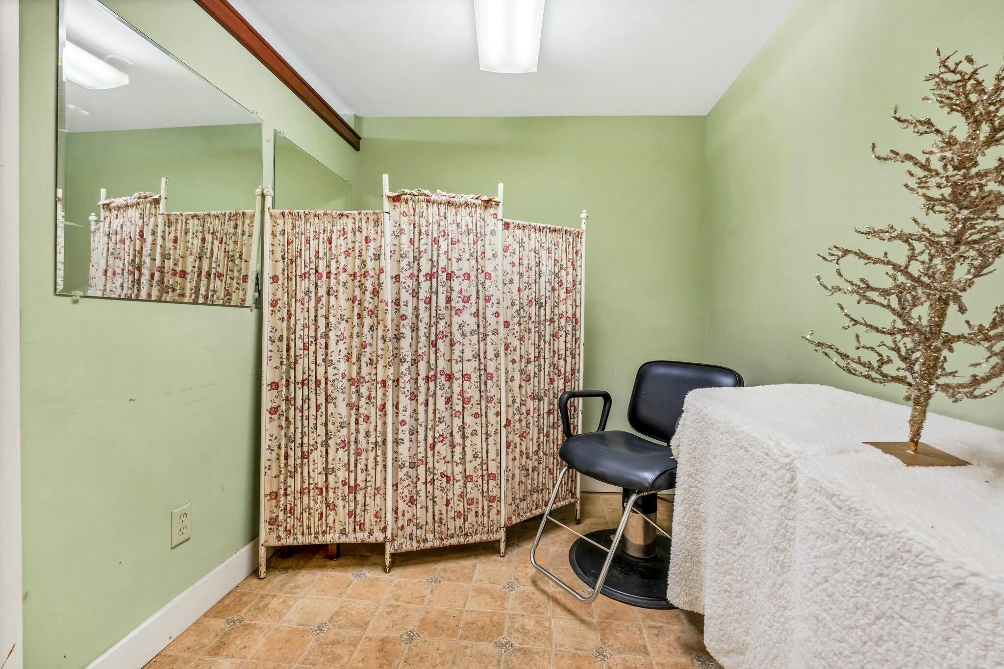 242 Park Street Property Photo 23