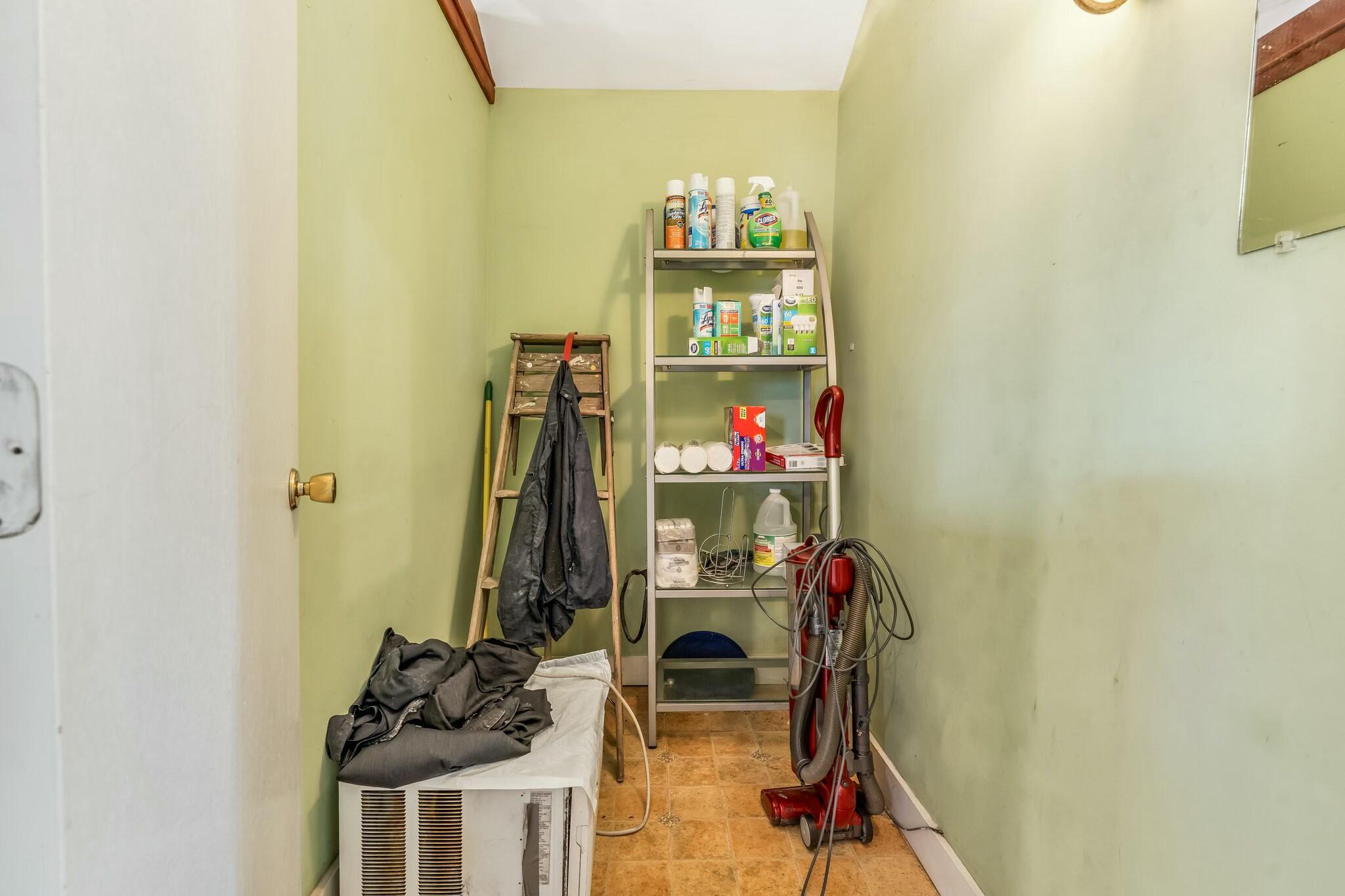 242 Park Street Property Photo 25