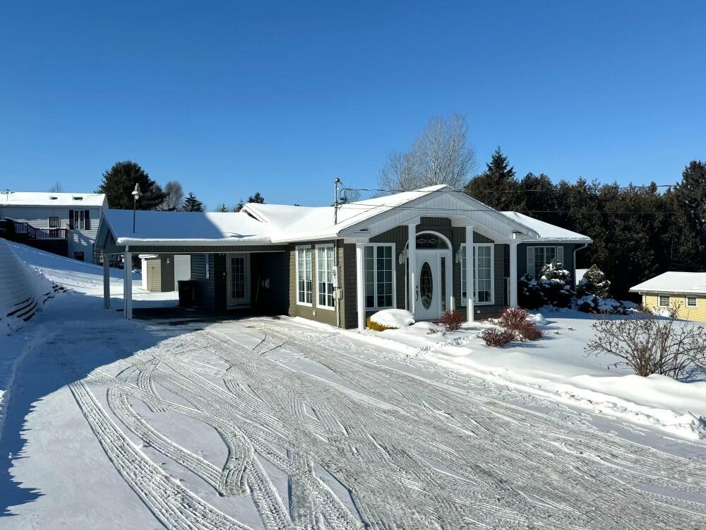 15 First Avenue Property Photo