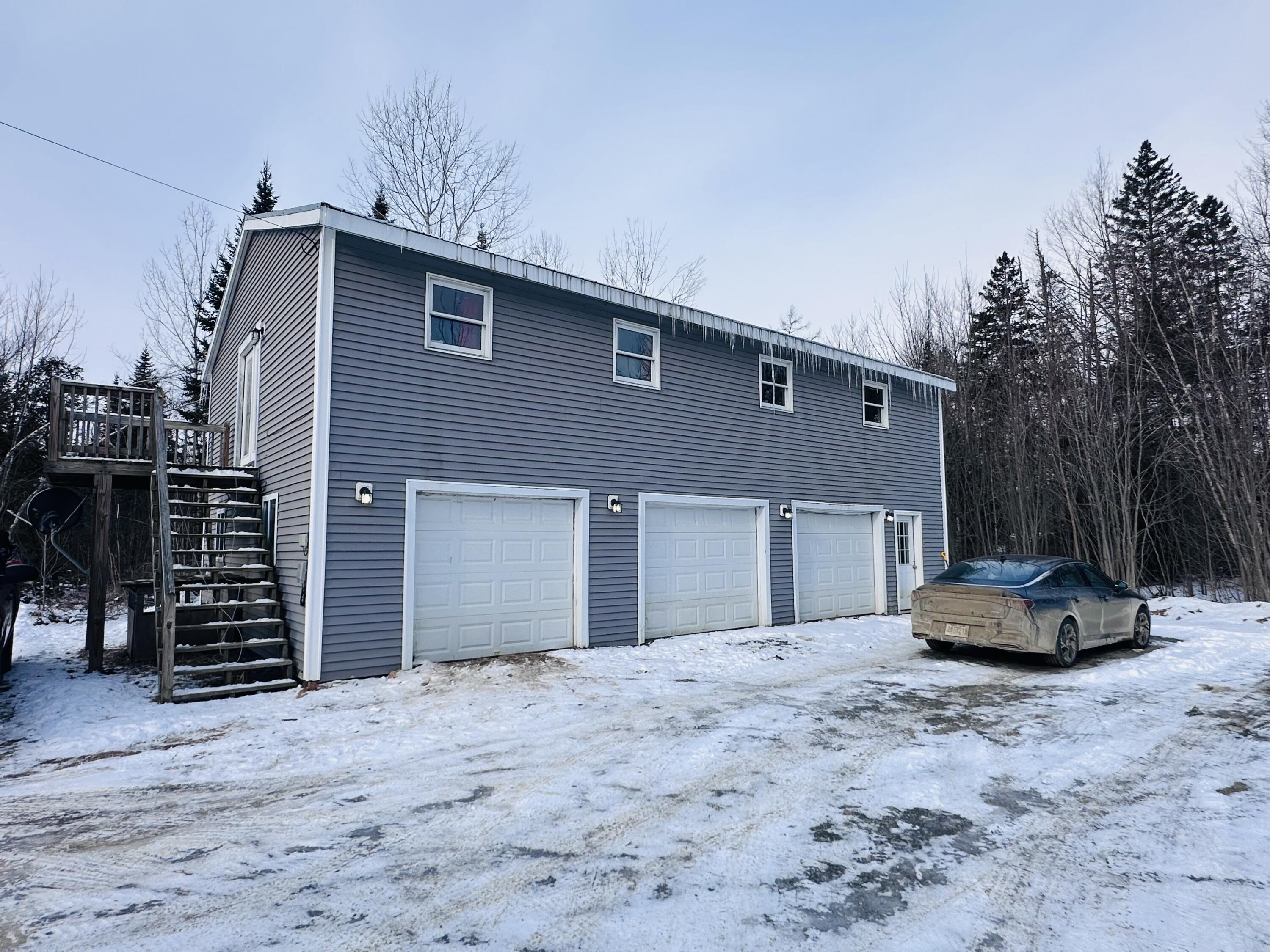 702 Middle Road Property Photo