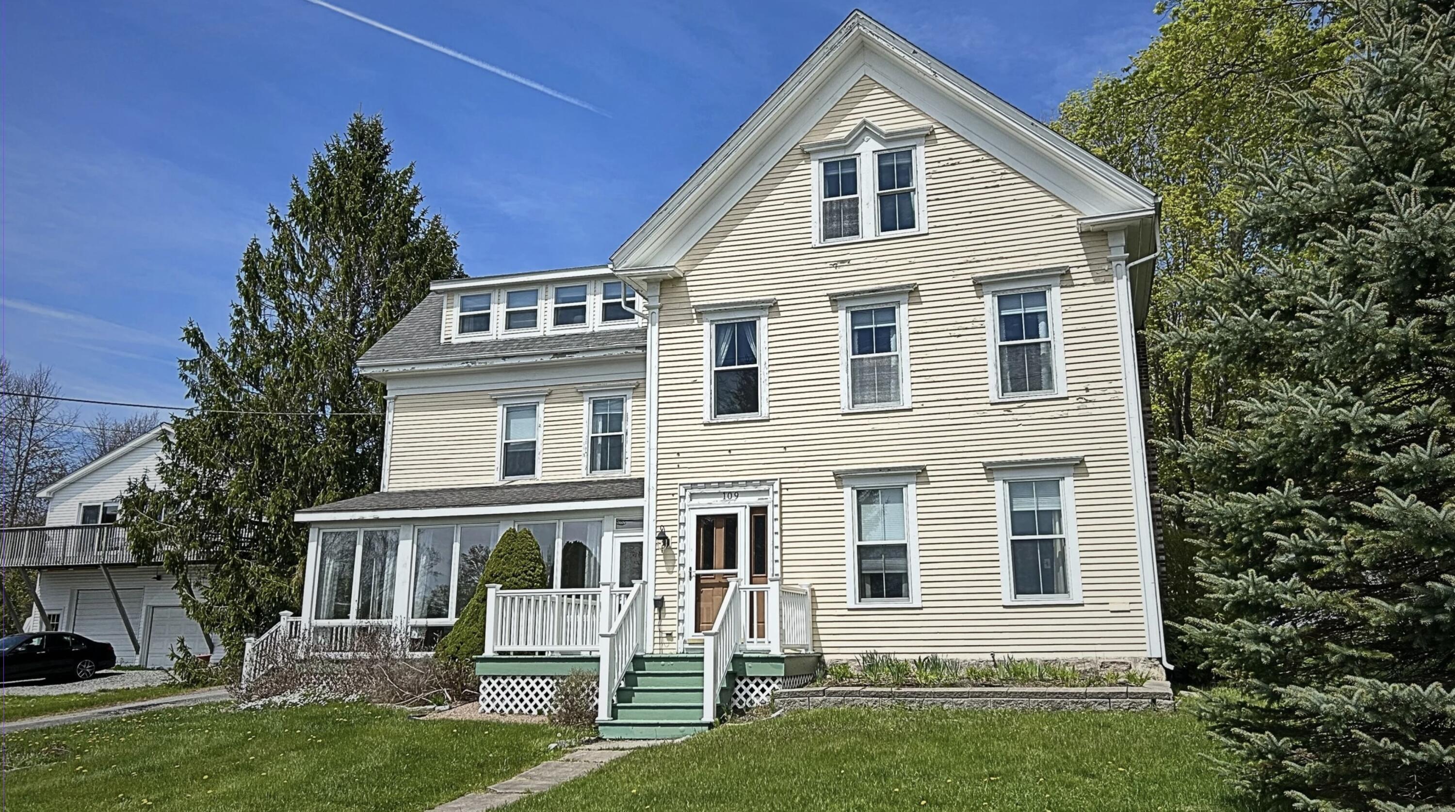 109 Clark Point Road Property Photo