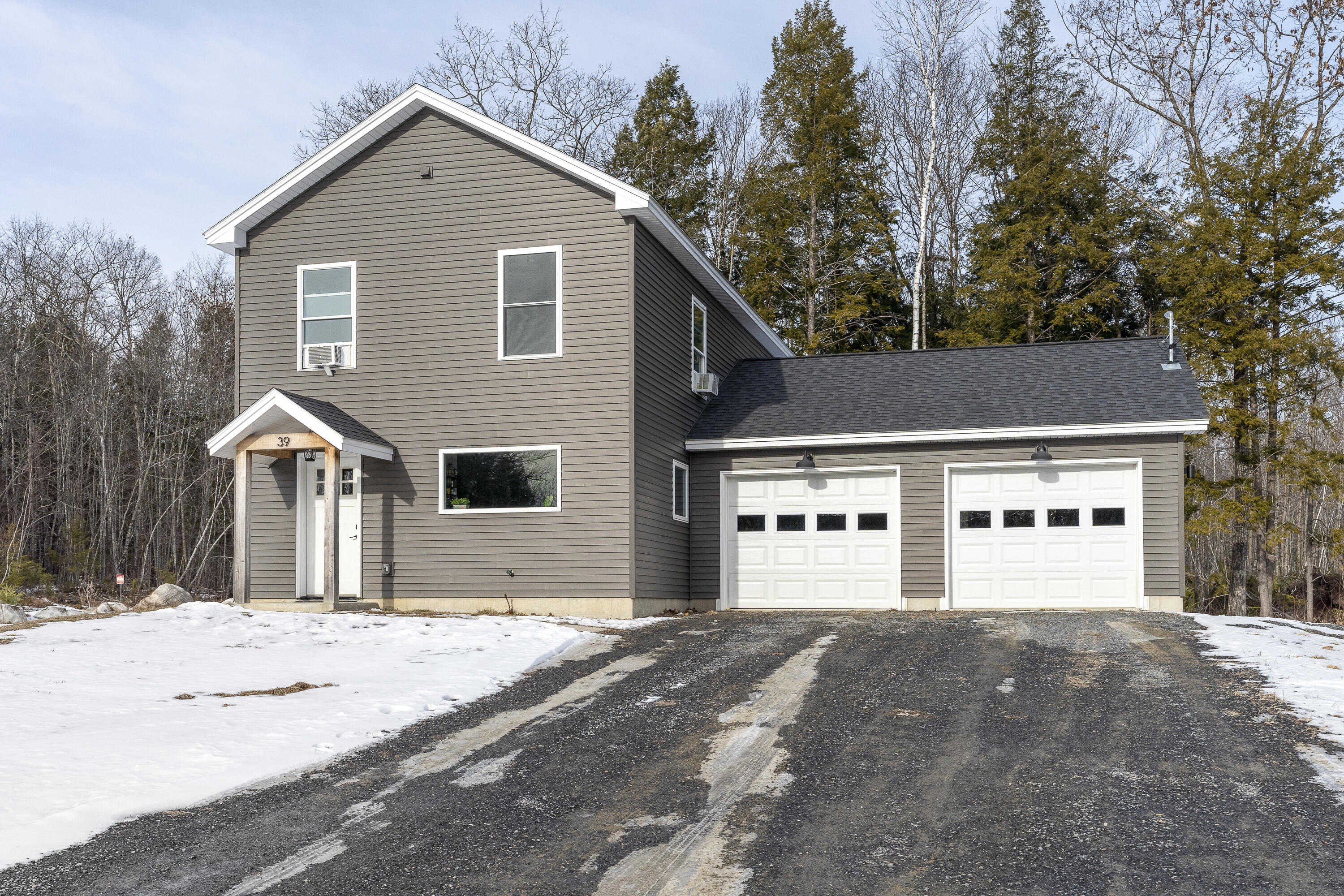 39 Selden Lane Property Photo