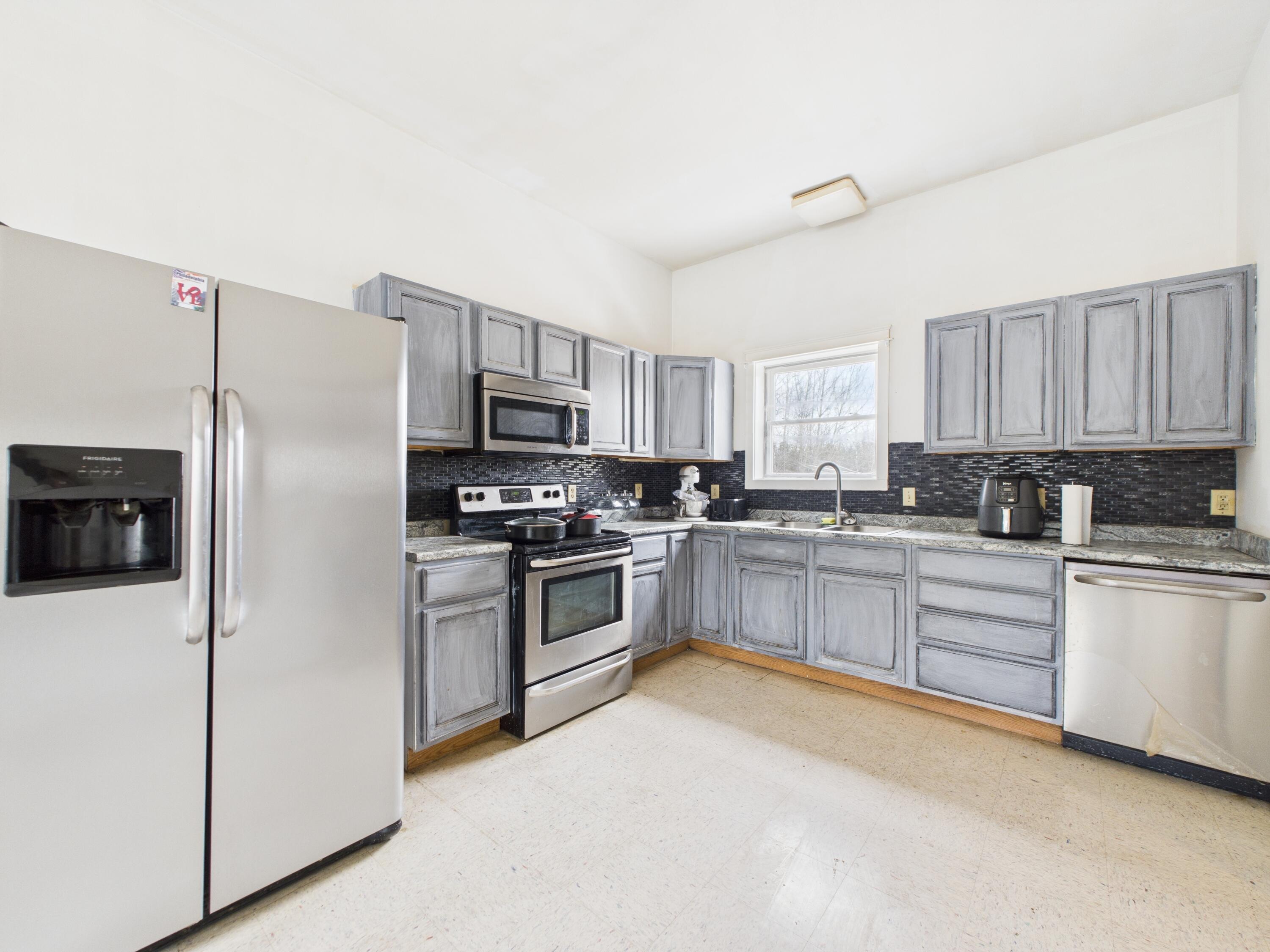 1056 Washburn Road Property Photo