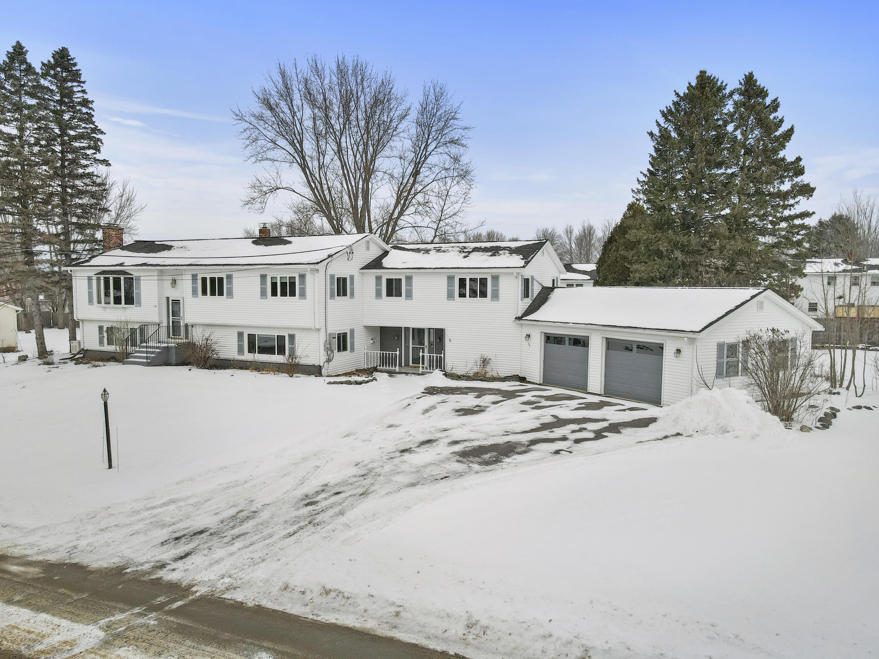 60 Sunset Strip Property Photo