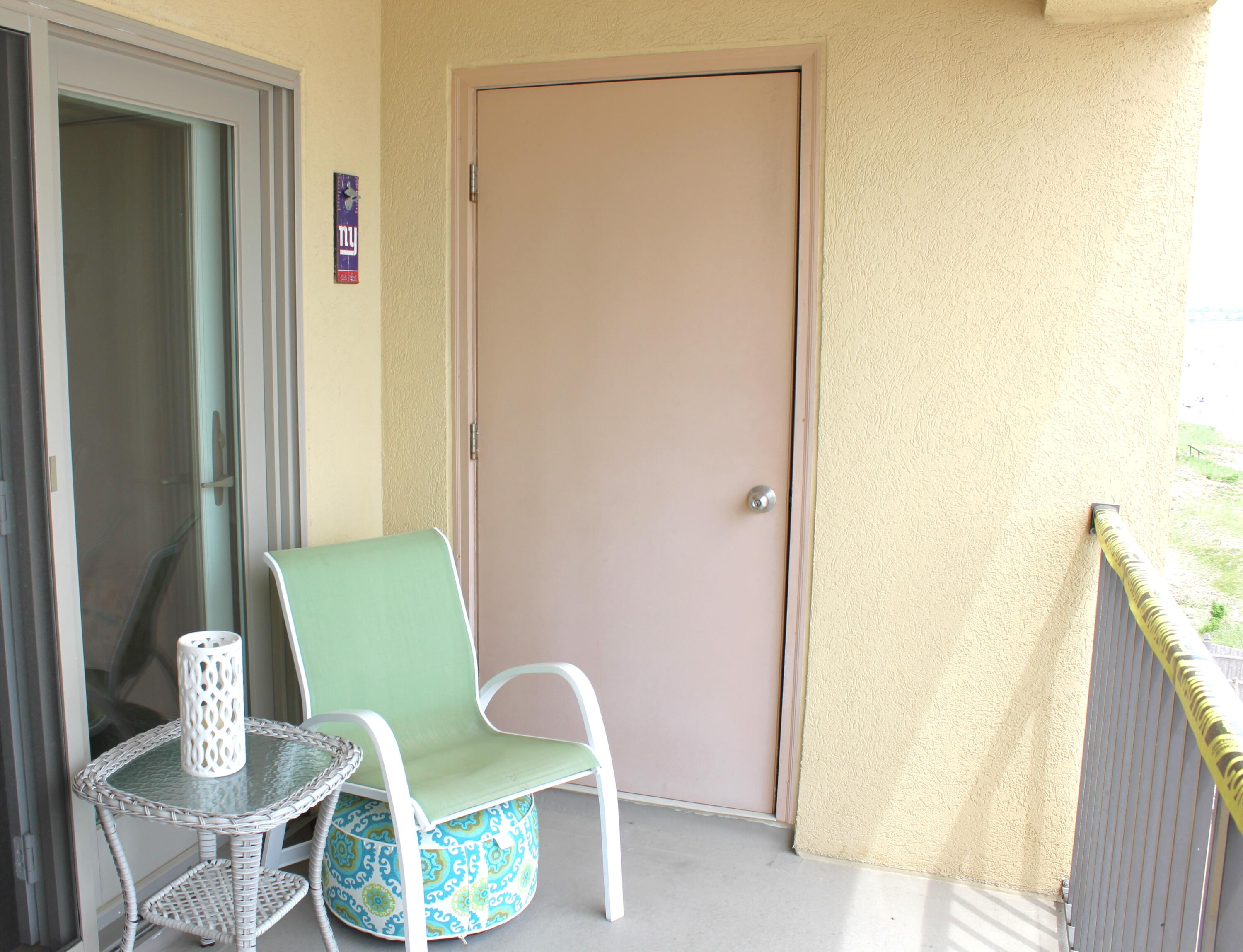191 E Grand Avenue Property Photo 18