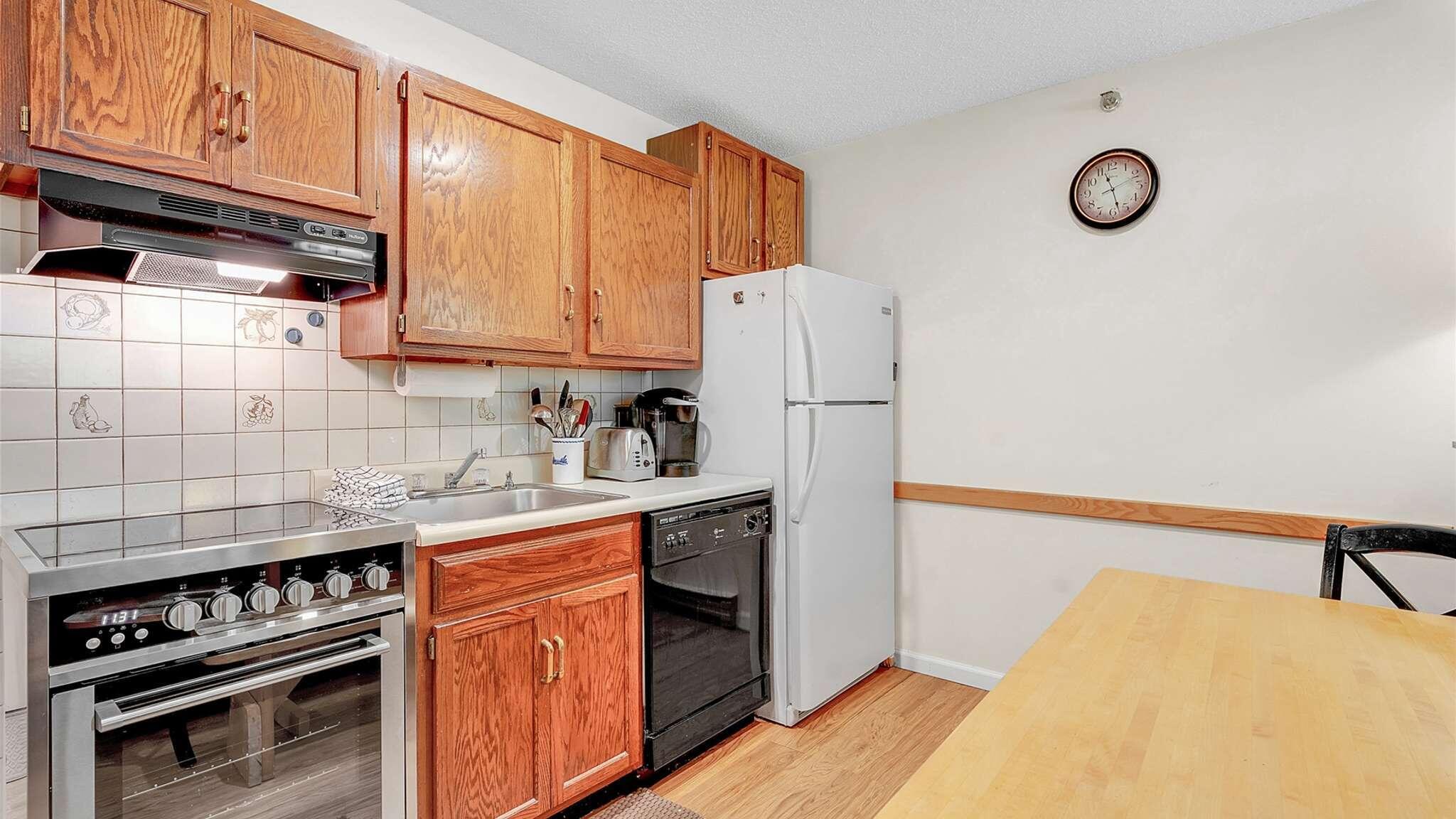 8 Sunrise Drive Property Photo 2